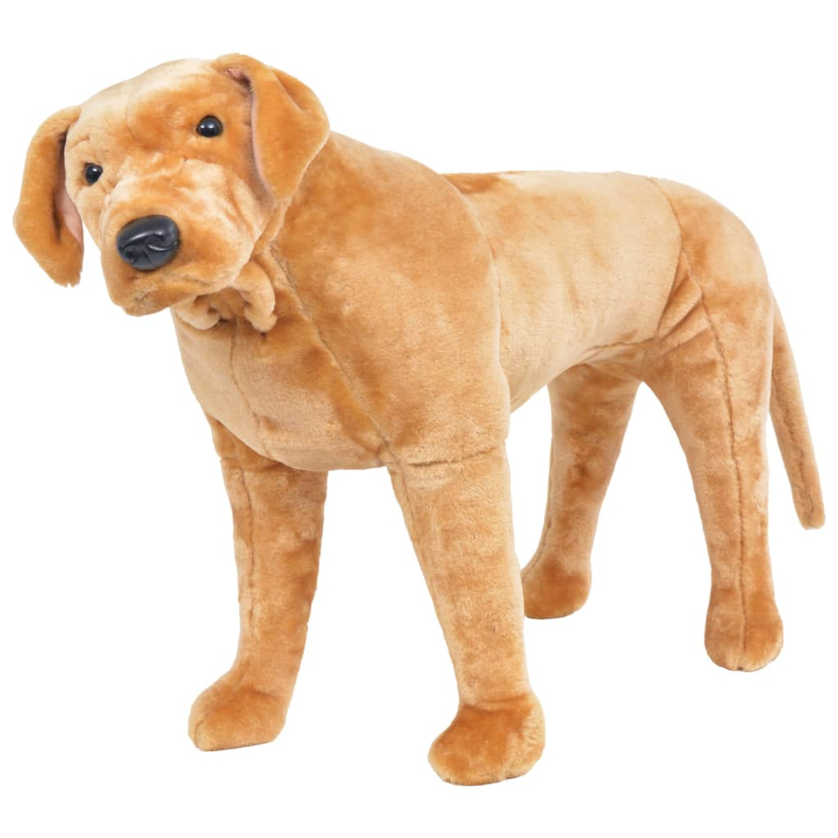 Ein plüschiger, goldener Labrador steht auf weißem Grund. Er hat eine schwarze Nase und blickt leicht nach links.