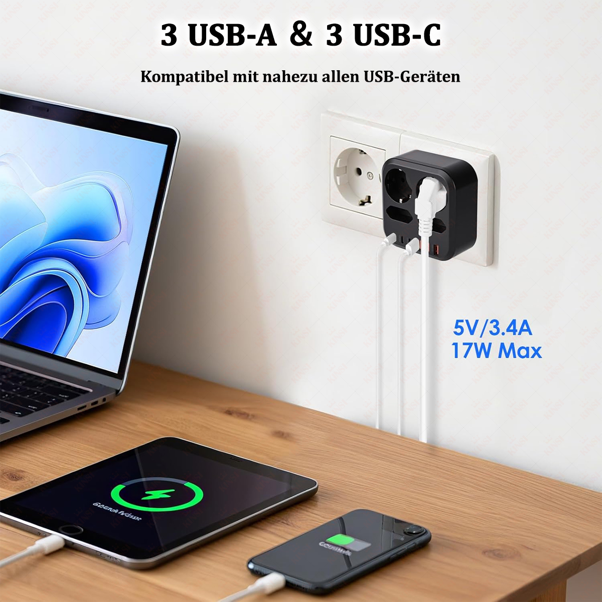 Ein schwarzes Ladegerät mit mehreren USB-Anschlüssen ist an eine Steckdose angeschlossen. Laptop, Tablet und Telefon liegen auf einer Holzoberfläche.