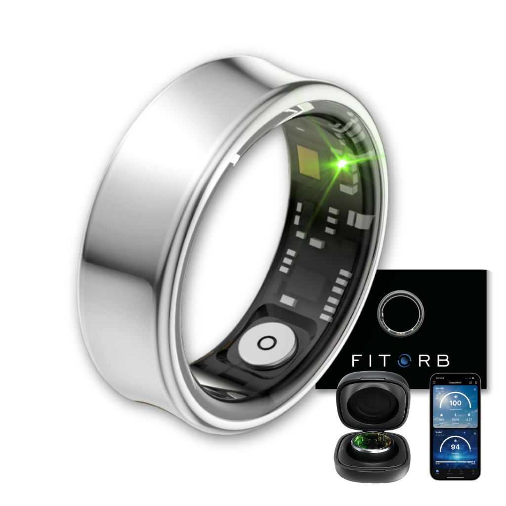 Ein silberner Smartring mit grünem Licht, eine schwarze Ladehülle und ein Smartphone mit Gesundheitsdaten.