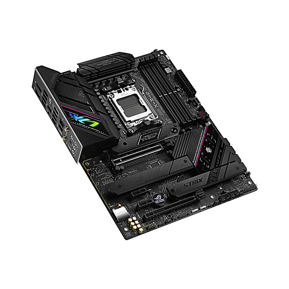 Czarna płyta główna ASUS ROG Strix X670E-E Gaming WIFI. Posiada wiele gniazd, portów i radiatorów z akcentami oświetlenia RGB.