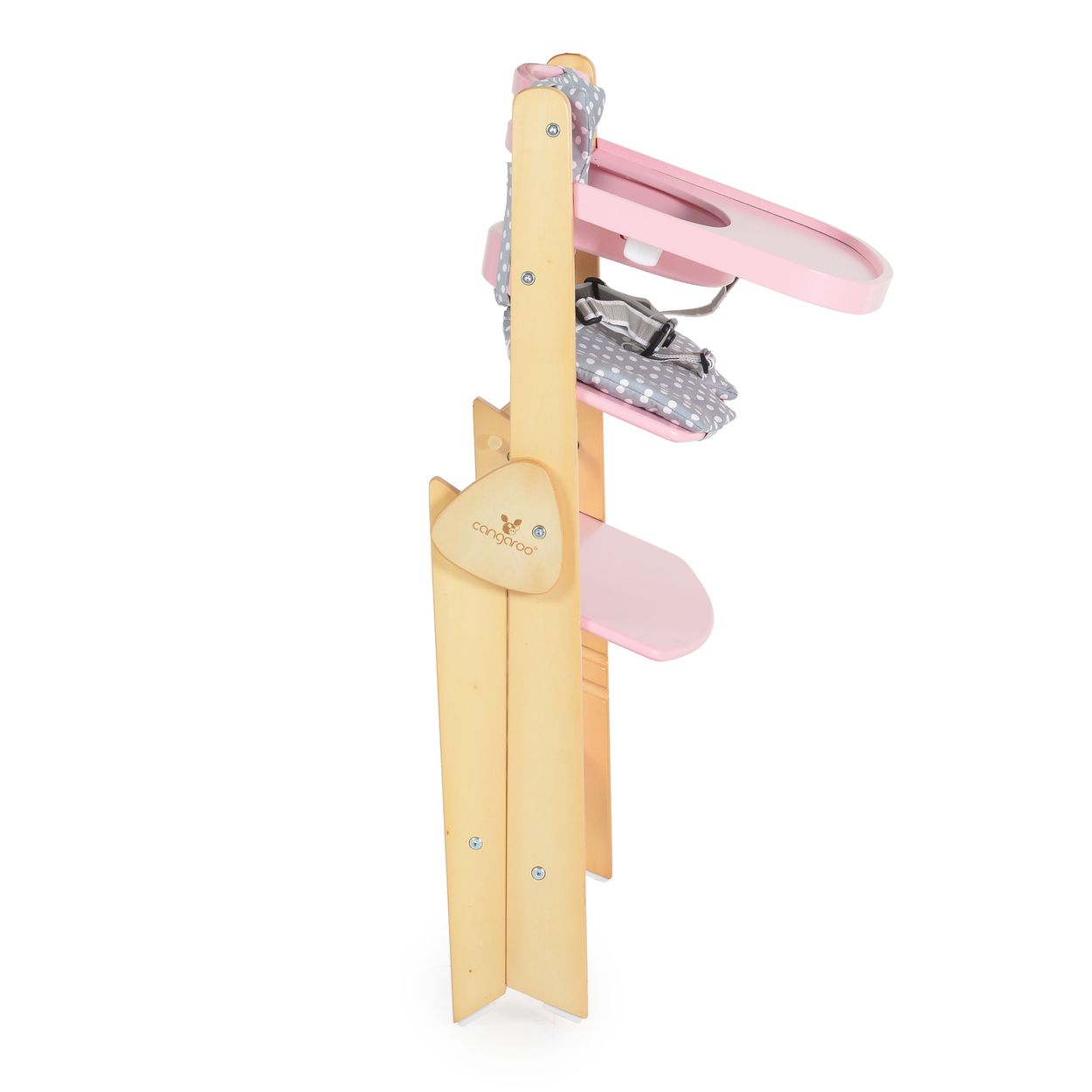 Ein Holzhochstuhl mit rosa Tablett, Sitz und Fußstütze. Er hat eine grau gepunktete Sitzauflage und einen Sicherheitsgurt.