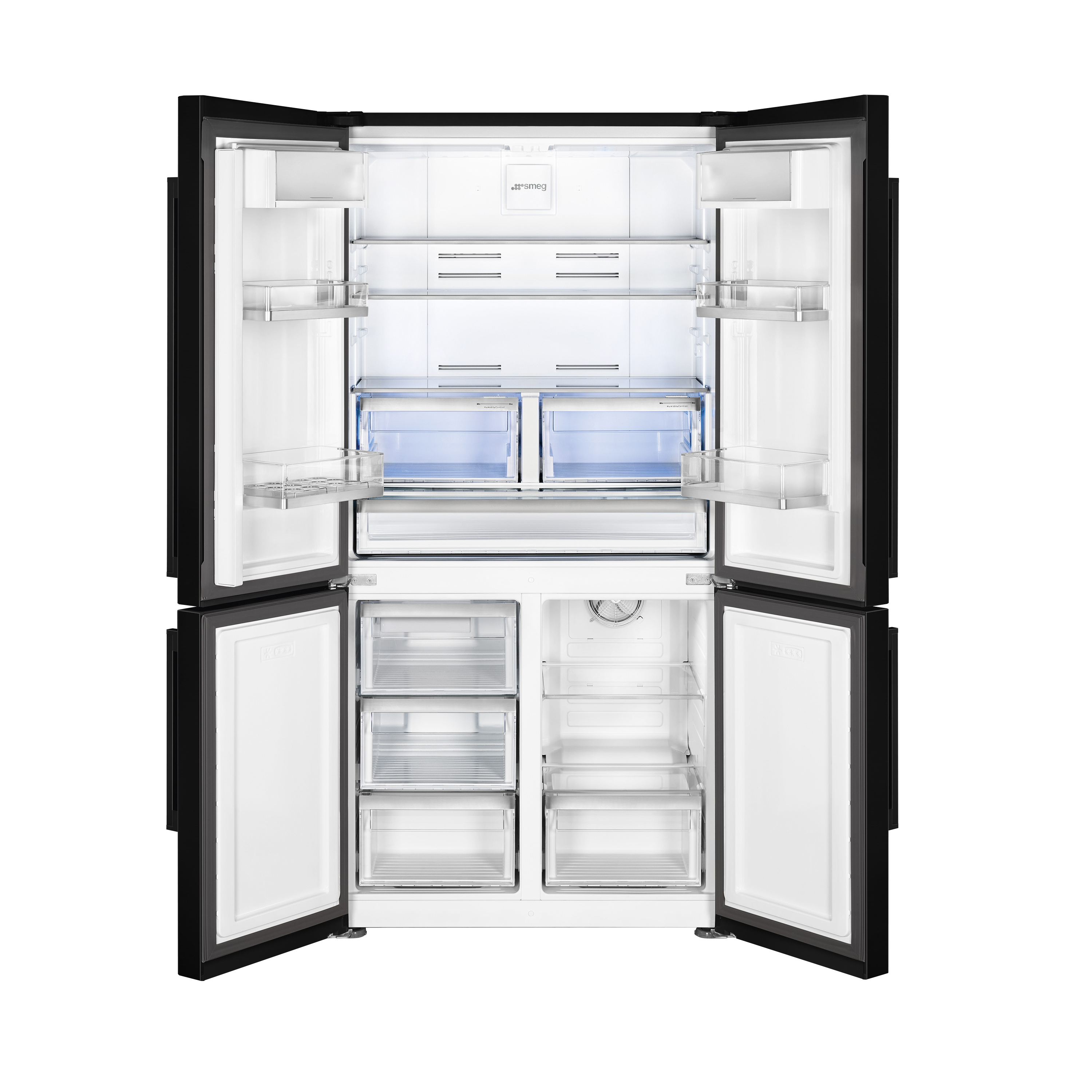 Un refrigerador Smeg negro con las puertas abiertas. Tiene varios estantes, cajones y un congelador.