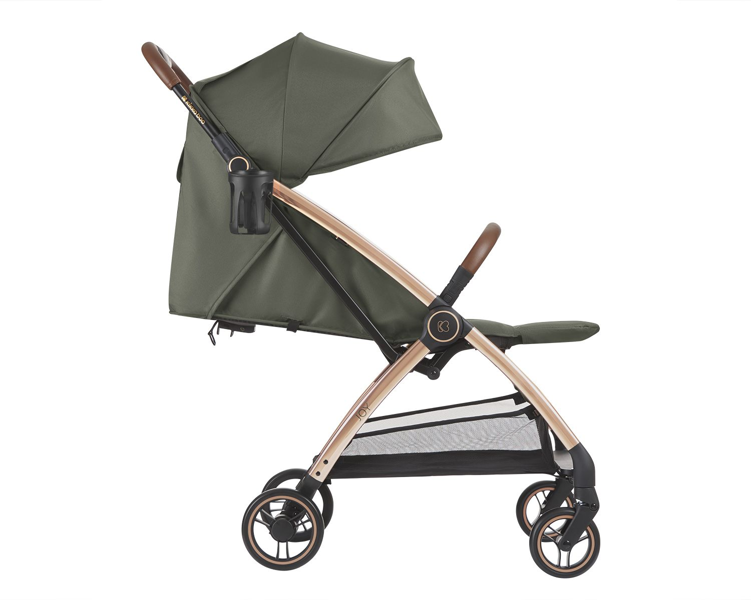 Seitenansicht eines grünen und goldenen Kinderwagens mit Verdeck, Becherhalter und braunen Griffen. Er hat vier Räder.