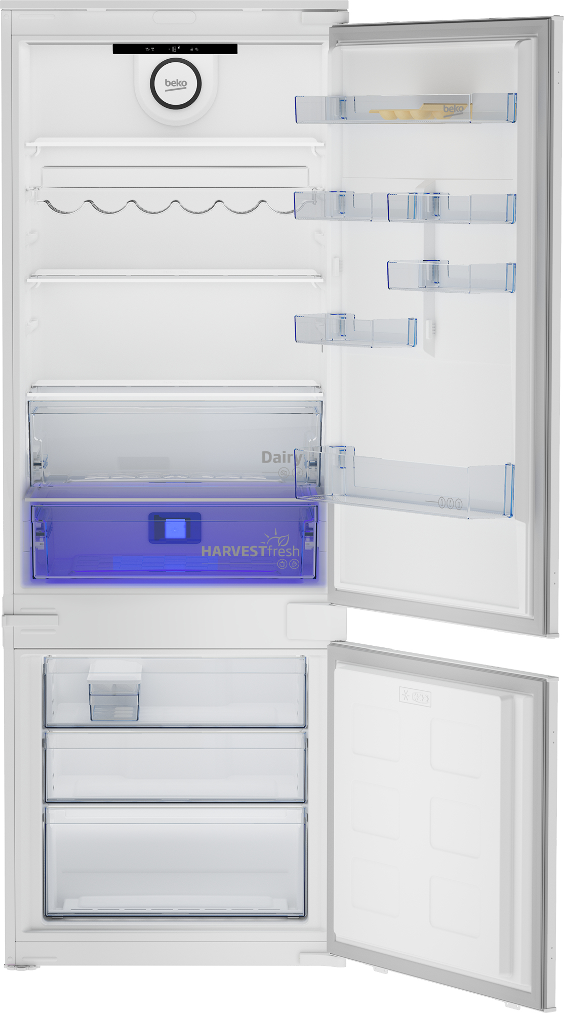 Interior de refrigerador blanco abierto. Se ven estantes, cajones y un compartimento iluminado en azul. El logotipo de Beko está presente.
