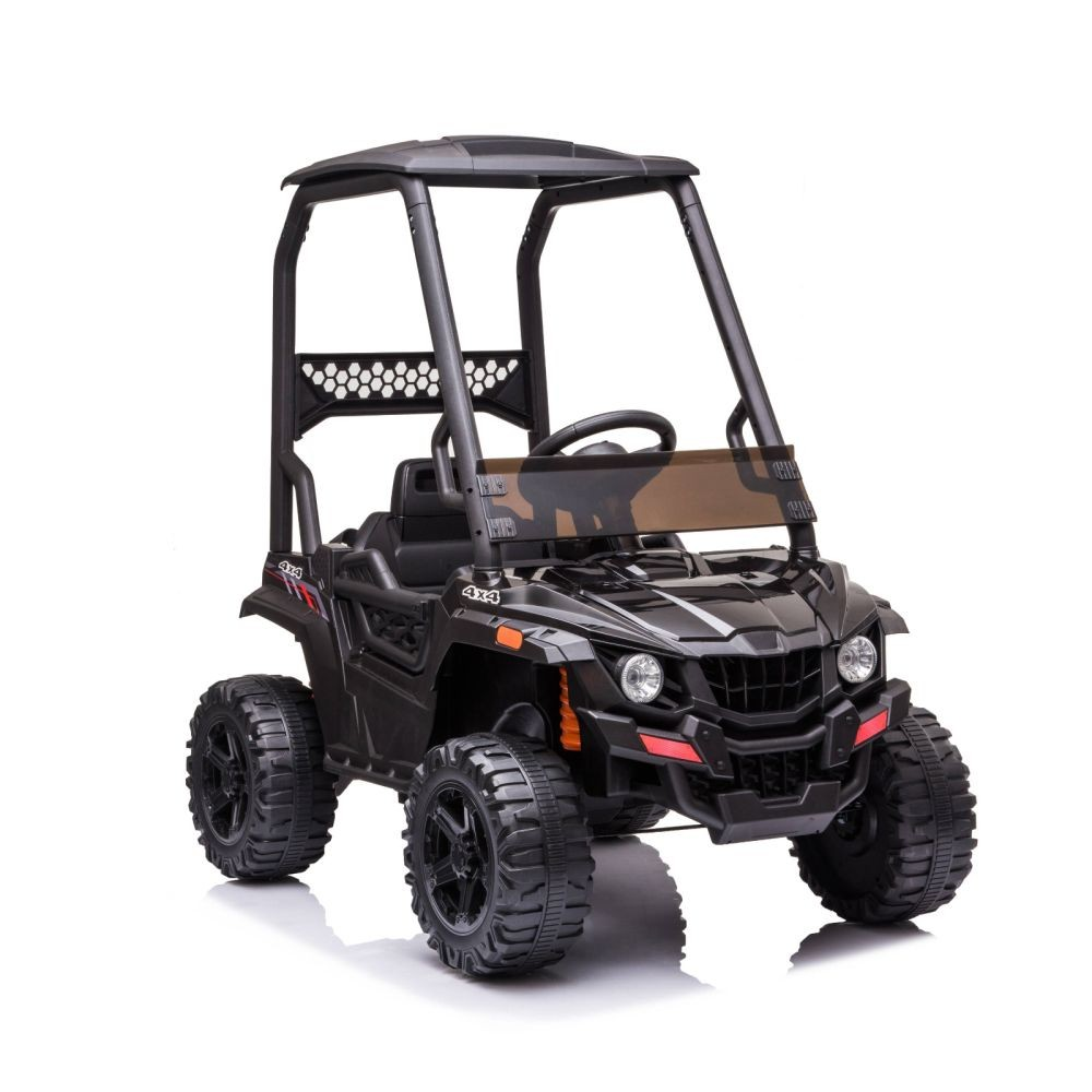 Un ATV de juguete negro con jaula antivuelco, faros y neumáticos robustos, sobre fondo blanco. El vehículo parece listo para jugar al aire libre.