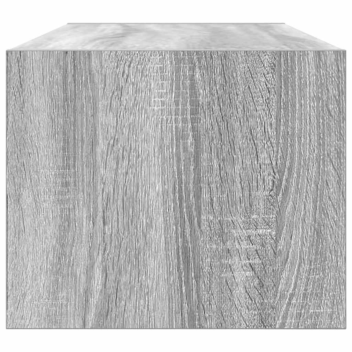 Ein grauer Holzwürfel mit einer Oberseite. Die Holzmaserung ist sichtbar. Der Würfel ist vor einem weißen Hintergrund isoliert.