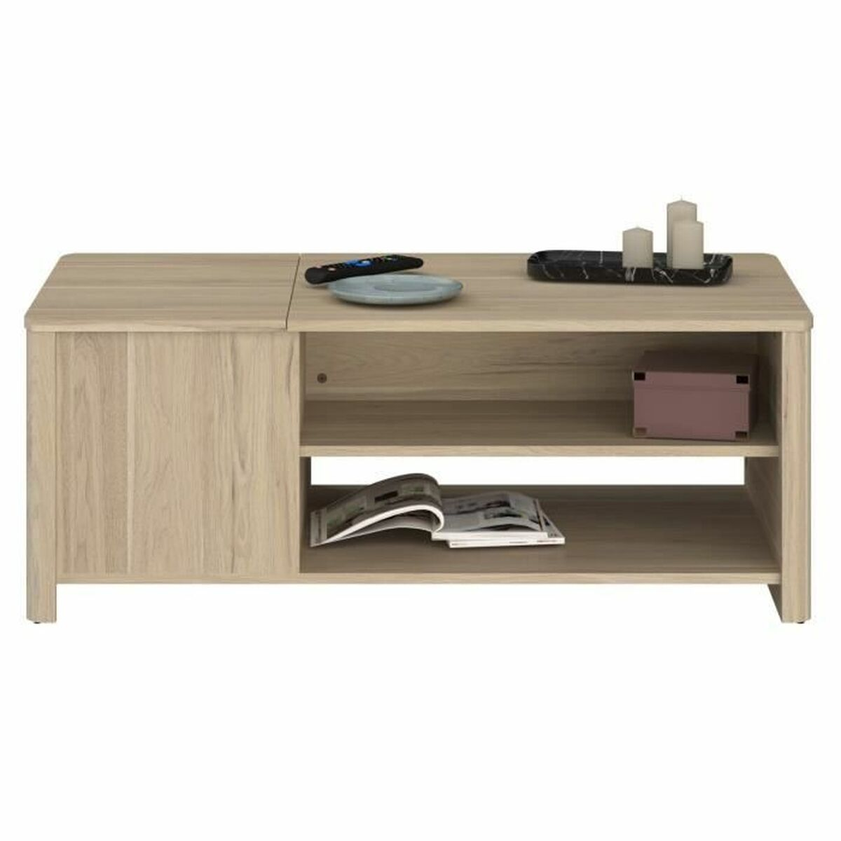 Ein Couchtisch aus Holz mit Schublade, Regalen und Gegenständen oben. Er hat eine Fernbedienung, einen Teller, Kerzen und eine Zeitschrift.