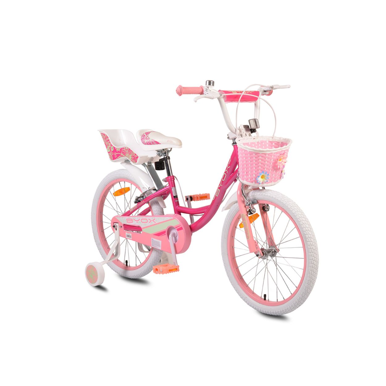 Ein rosa Kinderfahrrad mit weißen Reifen, einem Korb und Stützrädern steht vor weißem Hintergrund. Mit Blumen verziert.