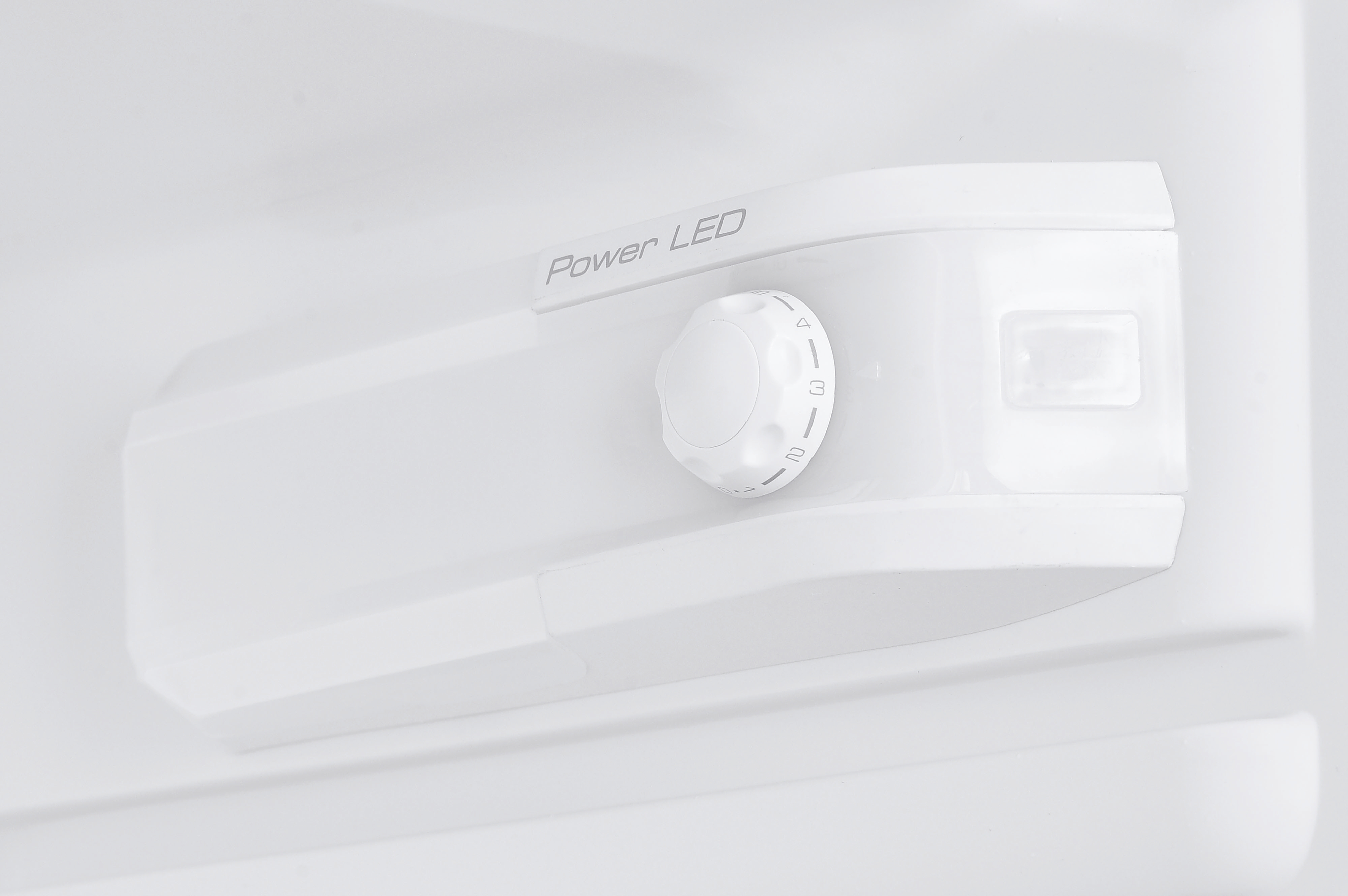 Biały element lodówki, z pokrętłem z numeracją 1-4. Napis 'Power LED' nad pokrętłem. Mały, przezroczysty prostokąt poniżej.