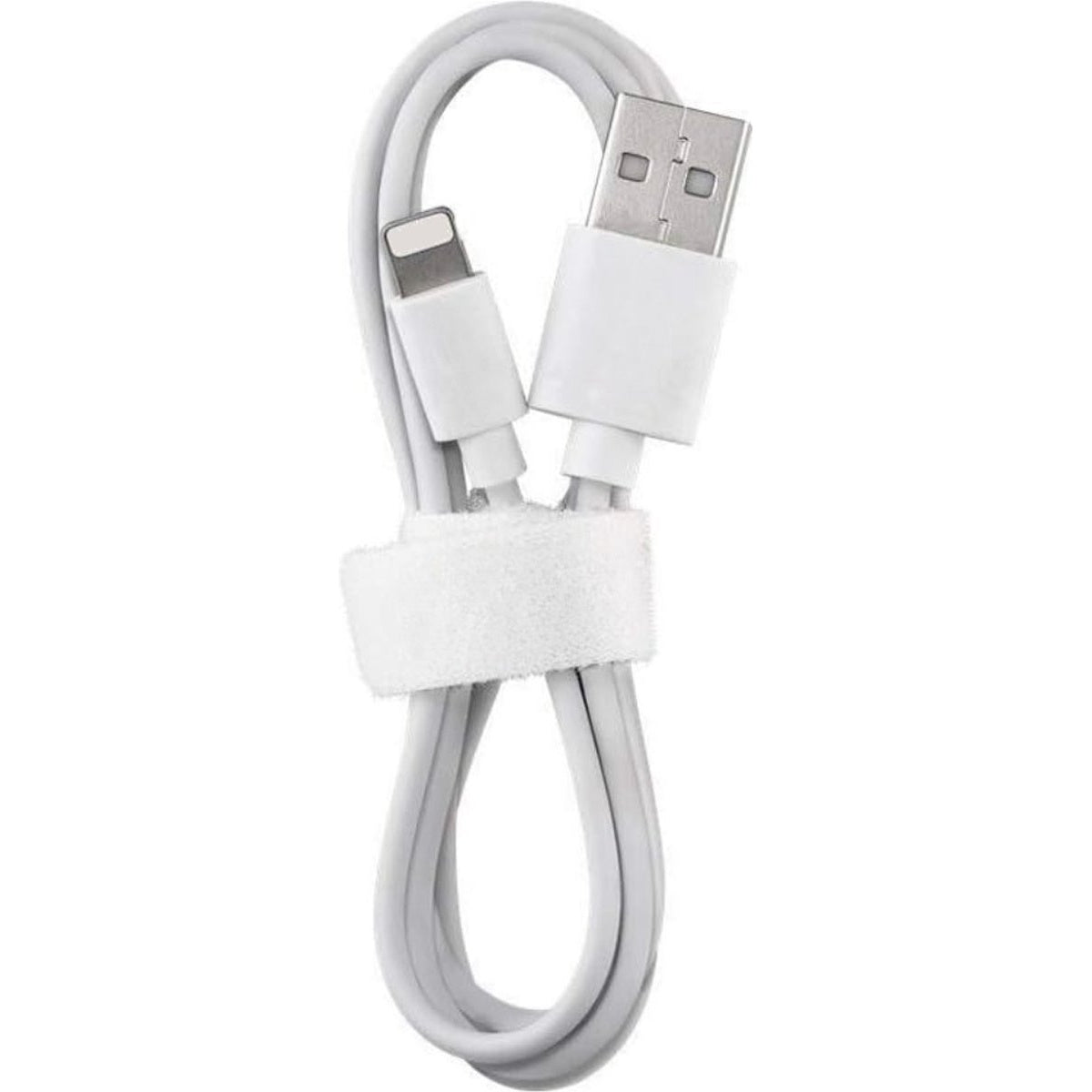 Een witte USB-oplaadkabel met een Lightning-connector en een USB-A-connector, vastgezet met een witte klittenbandriem.