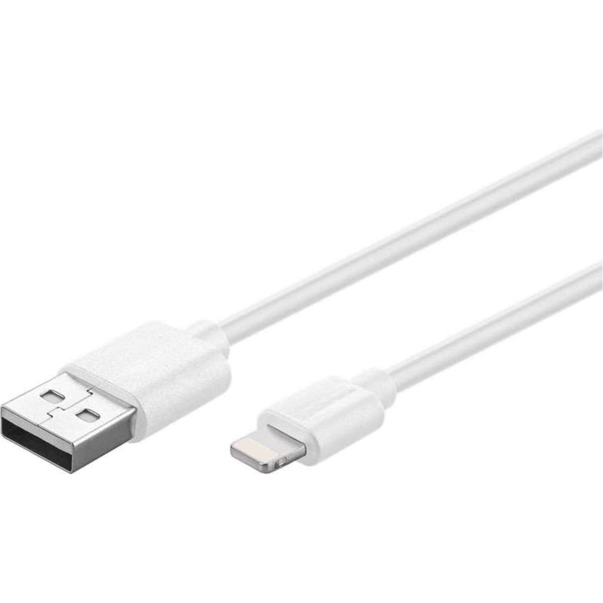 Een witte USB-kabel met een USB-A-connector en een Lightning-connector. De kabel ligt op een witte achtergrond.