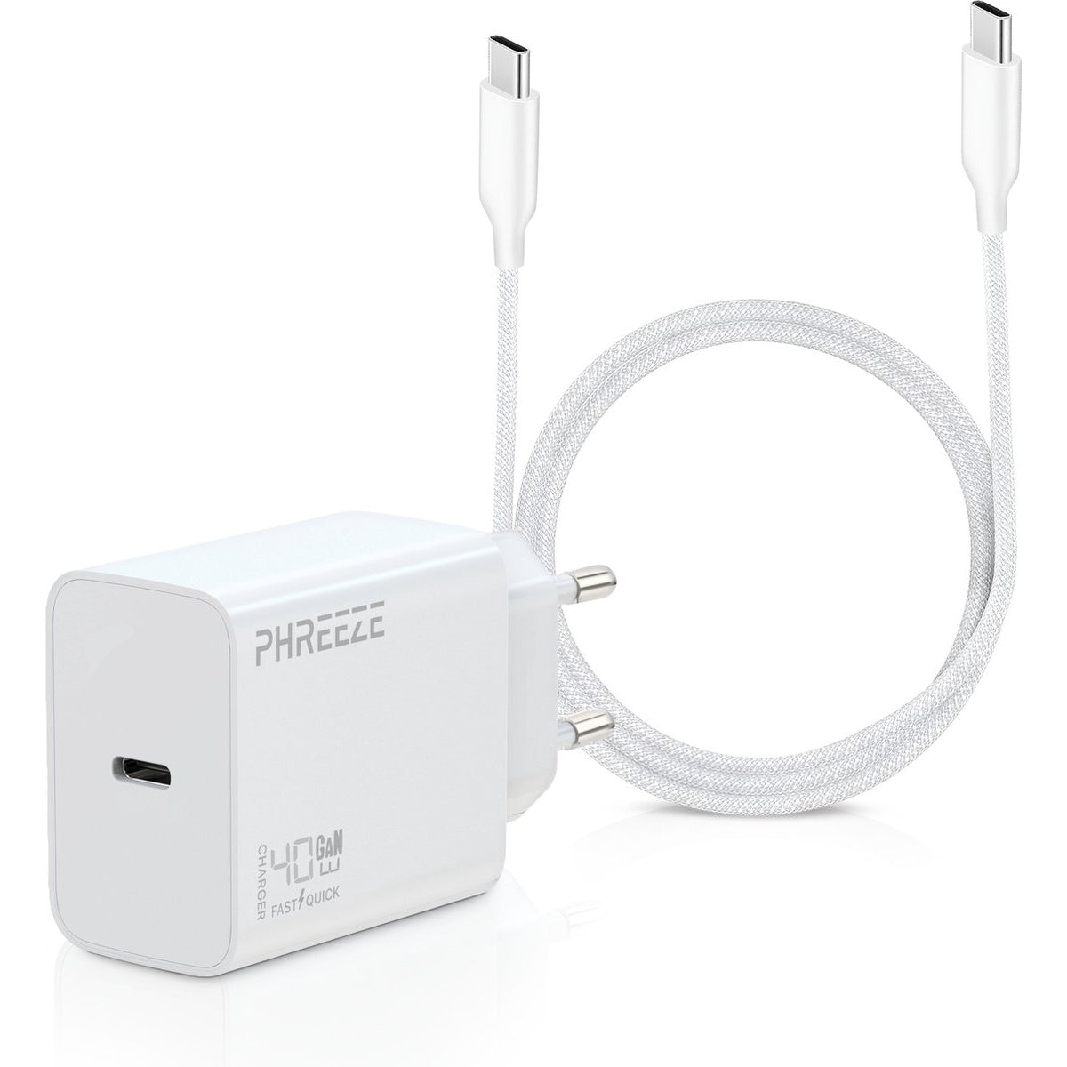 Een witte oplader met een witte kabel. De oplader heeft het merk PHREEE en zegt '40W Fast/Quick Charger'.