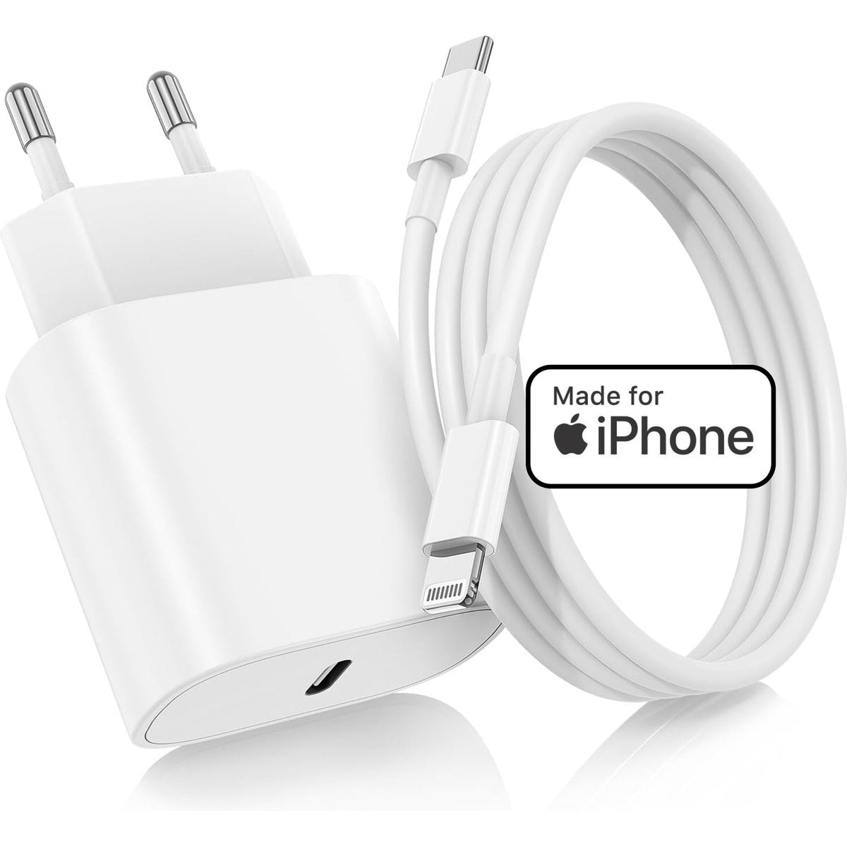 Een witte iPhone-oplader met kabel wordt weergegeven. De oplader is aangesloten op een Europees stopcontact en de kabel is opgerold.