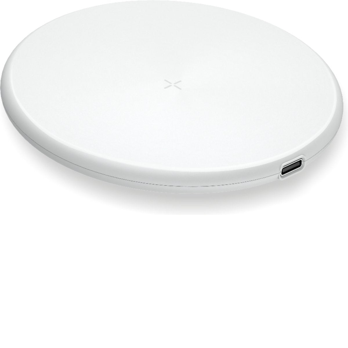 Een witte, ronde draadloze oplader met een 'X' symbool erop. Hij heeft een USB-poort aan de zijkant en is iets verhoogd.