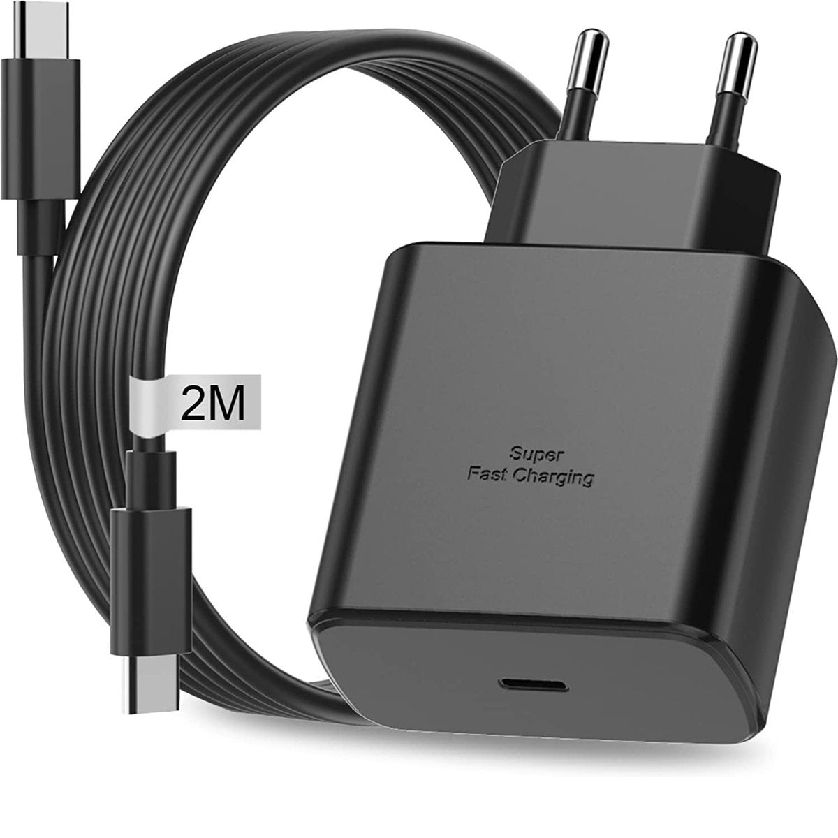 Zwarte telefoonoplader met USB-C-kabel. De oplader heeft twee pinnen en is voorzien van 'Super Fast Charging'. De kabel is 2 meter lang.