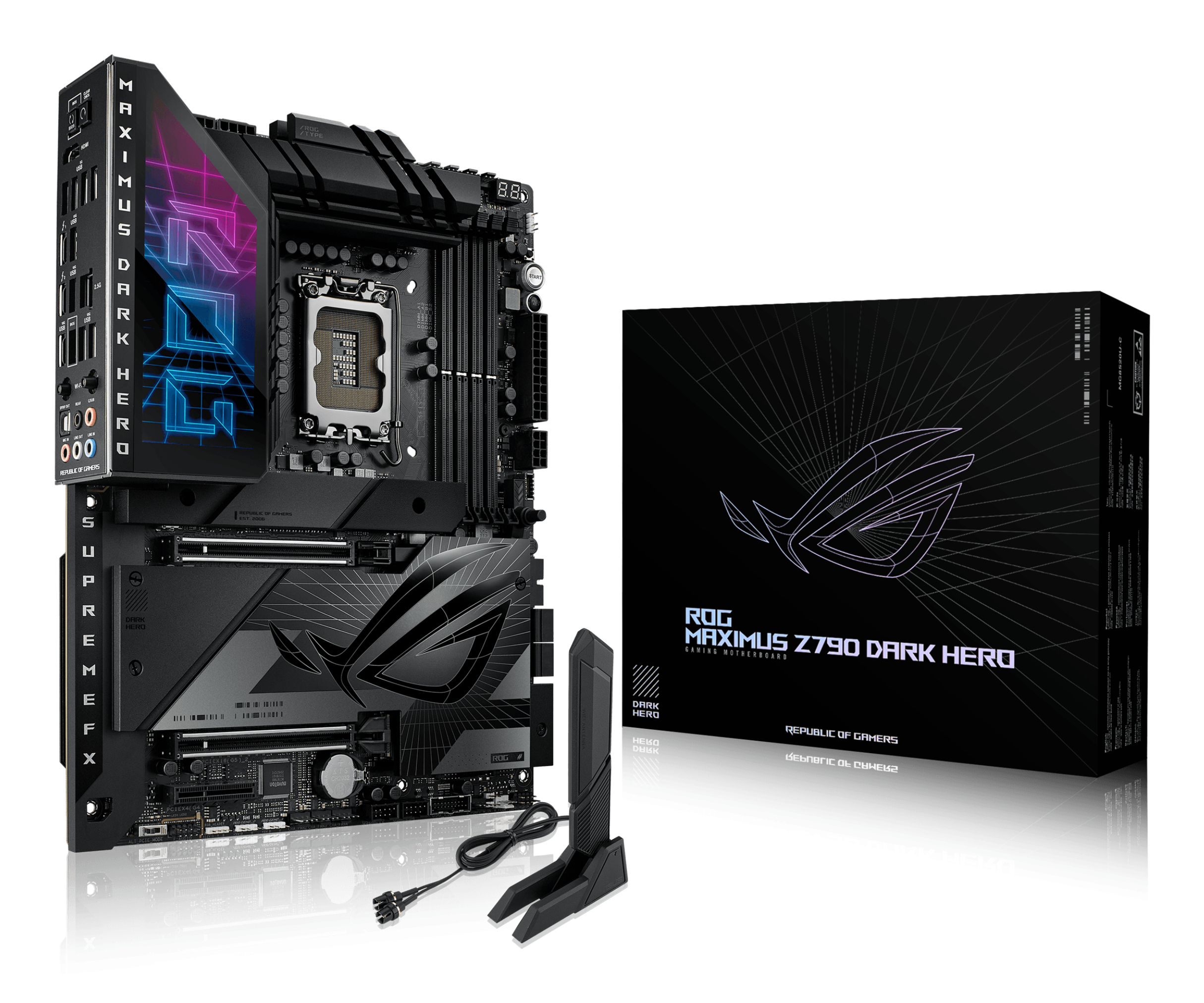 Una scheda madre nera, ROG Maximus Z790 Dark Hero, con scatola e antenna. Logo ROG al neon sulla scheda madre.