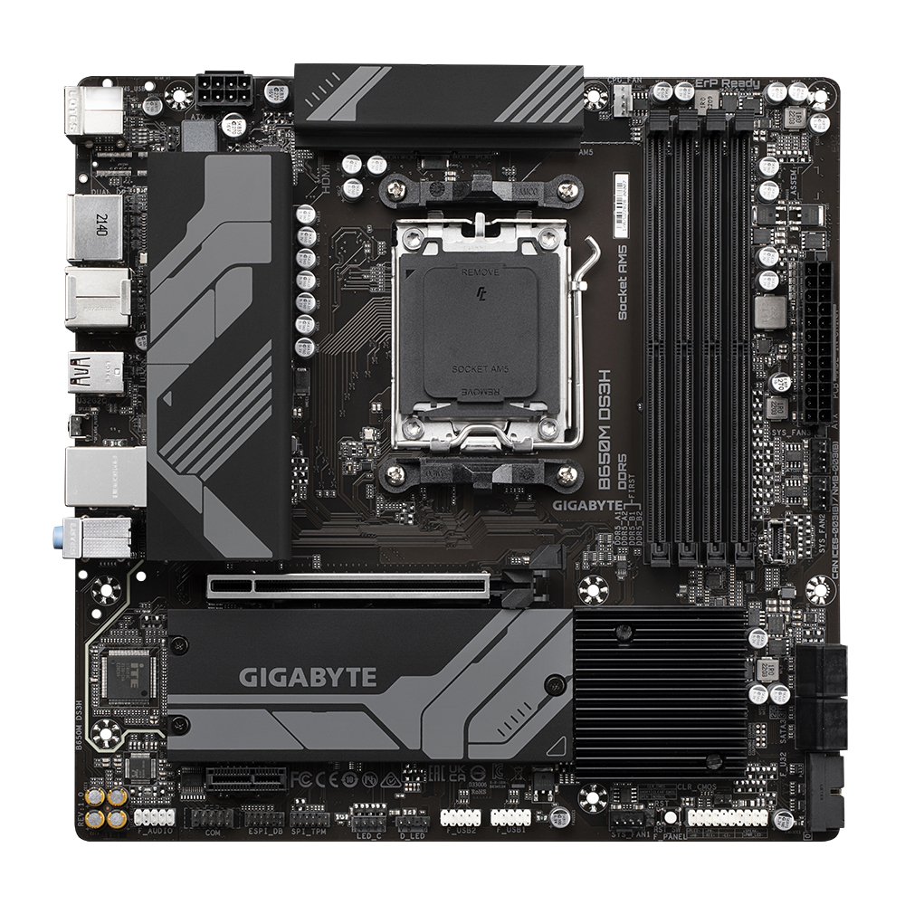 Una scheda madre Gigabyte B650M DS3H nera e grigia. Ha vari slot, porte e un socket CPU etichettato 'SOCKET AM5'.