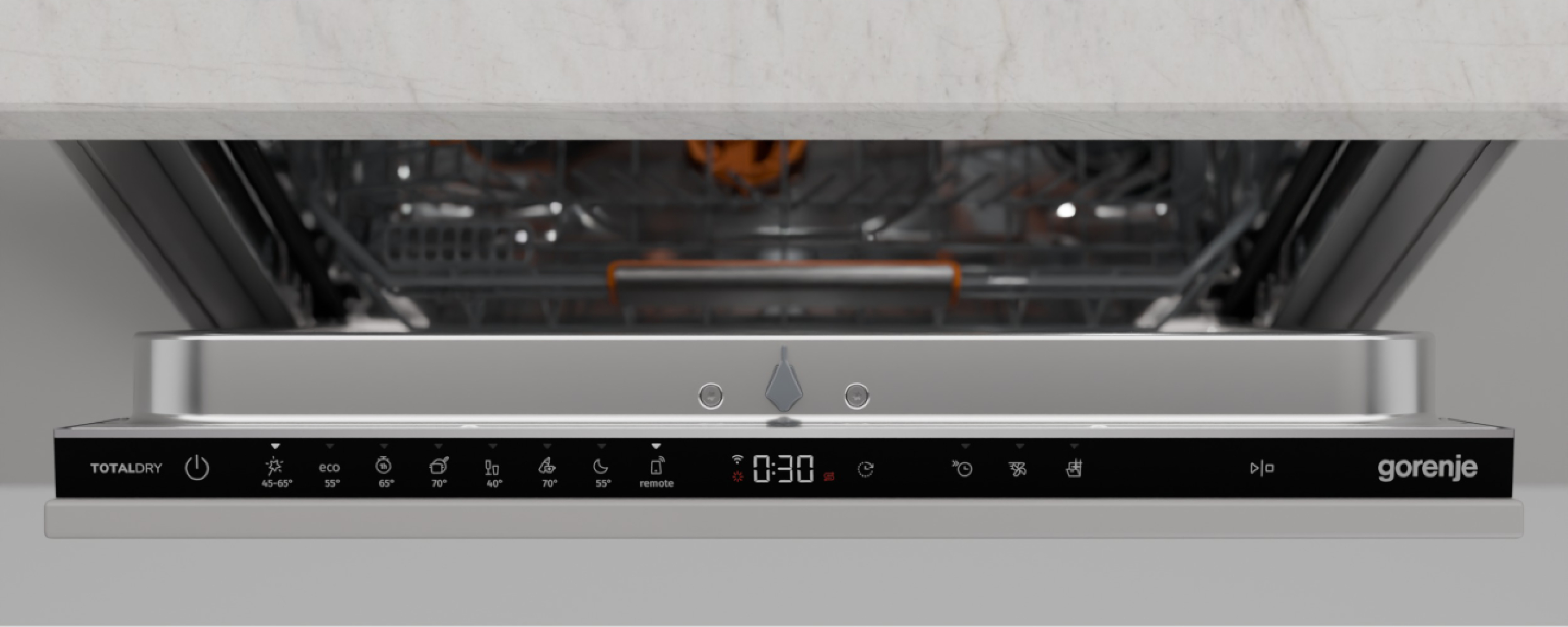 Eine Spülmaschine ist geöffnet und zeigt das Innere und das Bedienfeld. Das Bedienfeld hat Symbole und eine Anzeige mit '0:30'. Die Marke ist 'gorenje'.