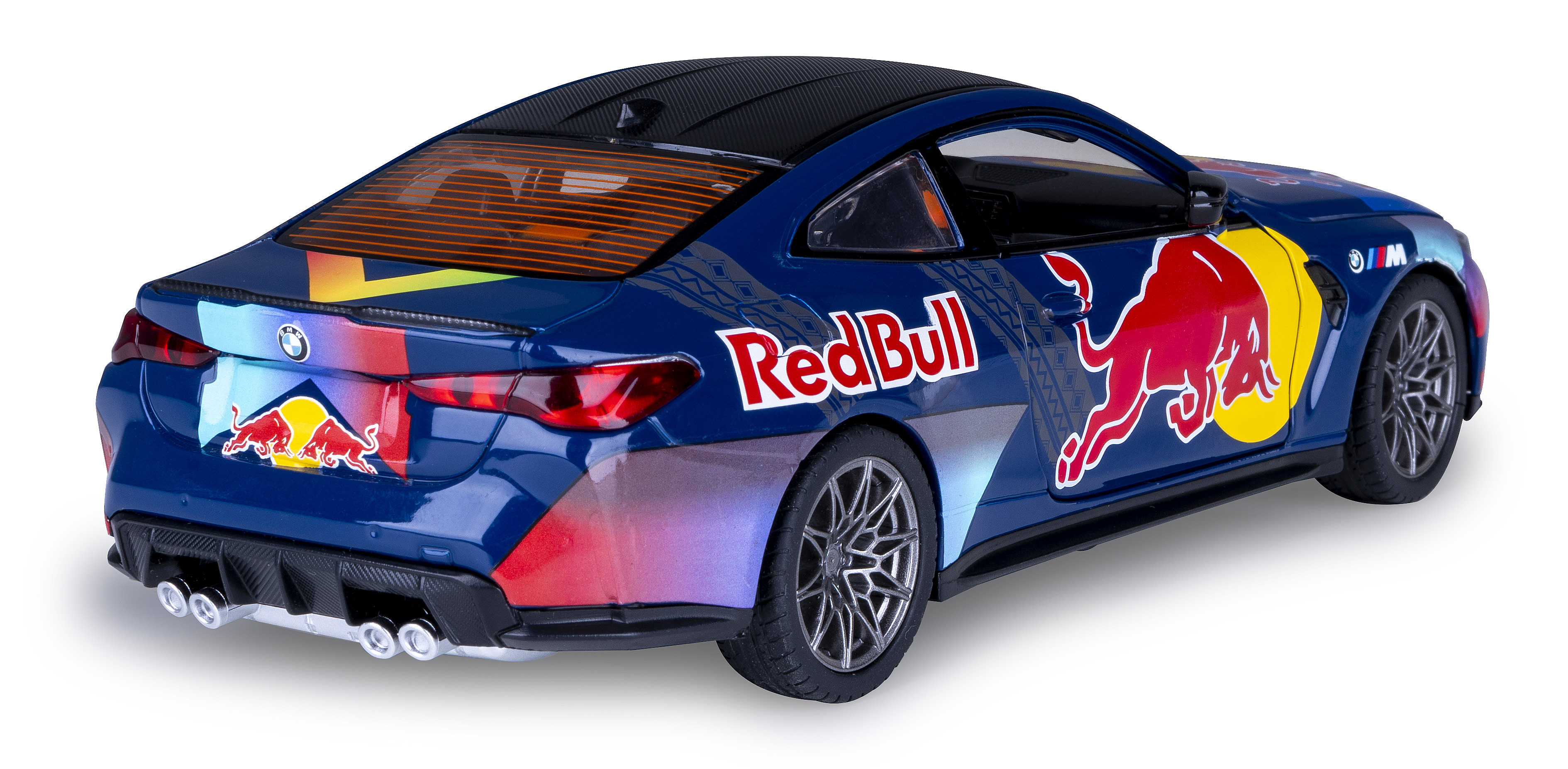 Ein blaues Red Bull BMW Modellauto. Es hat das Red Bull Logo, ein schwarzes Dach und silberne Räder. Das Auto steht auf weißem Hintergrund.
