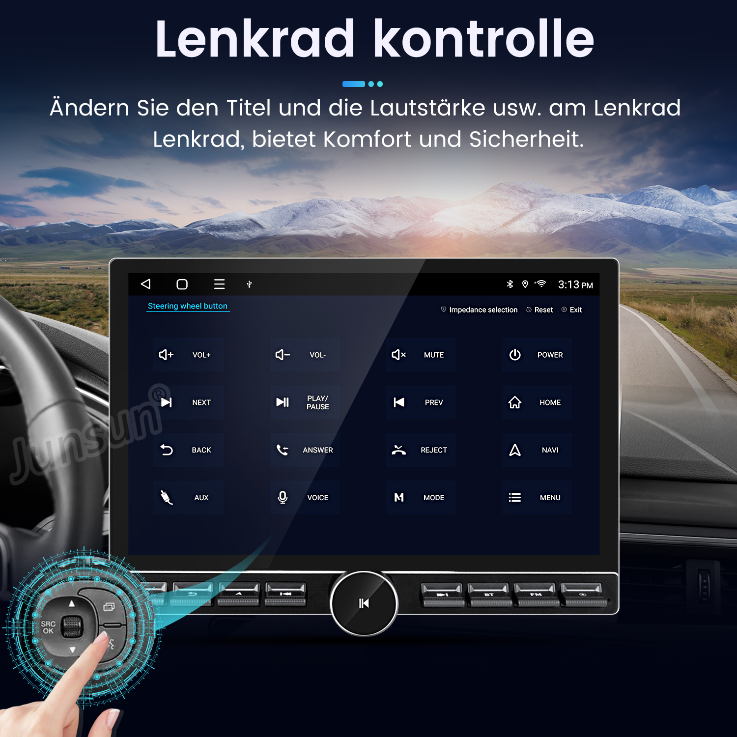 Ein Autoradio-Bildschirm zeigt Bedienelemente wie Lautstärke, Stummschaltung und Navigation. Eine Hand berührt die Lenkradtaste.