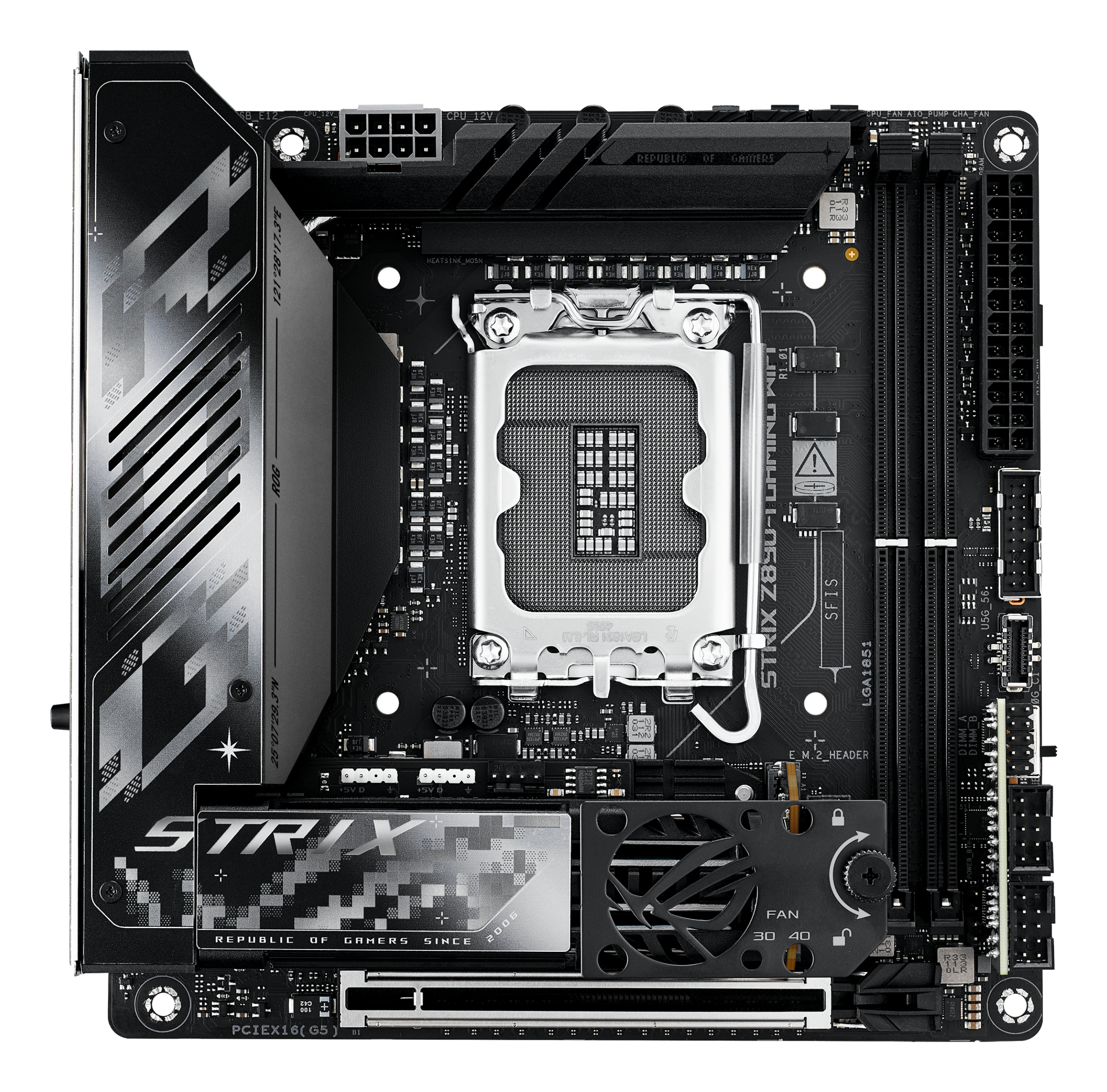 Siyah bilgisayar anakartı, gümüş detaylar, CPU soketi, RAM yuvaları ve fan. Metin: STRIX, REPUBLIC OF GAMERS.