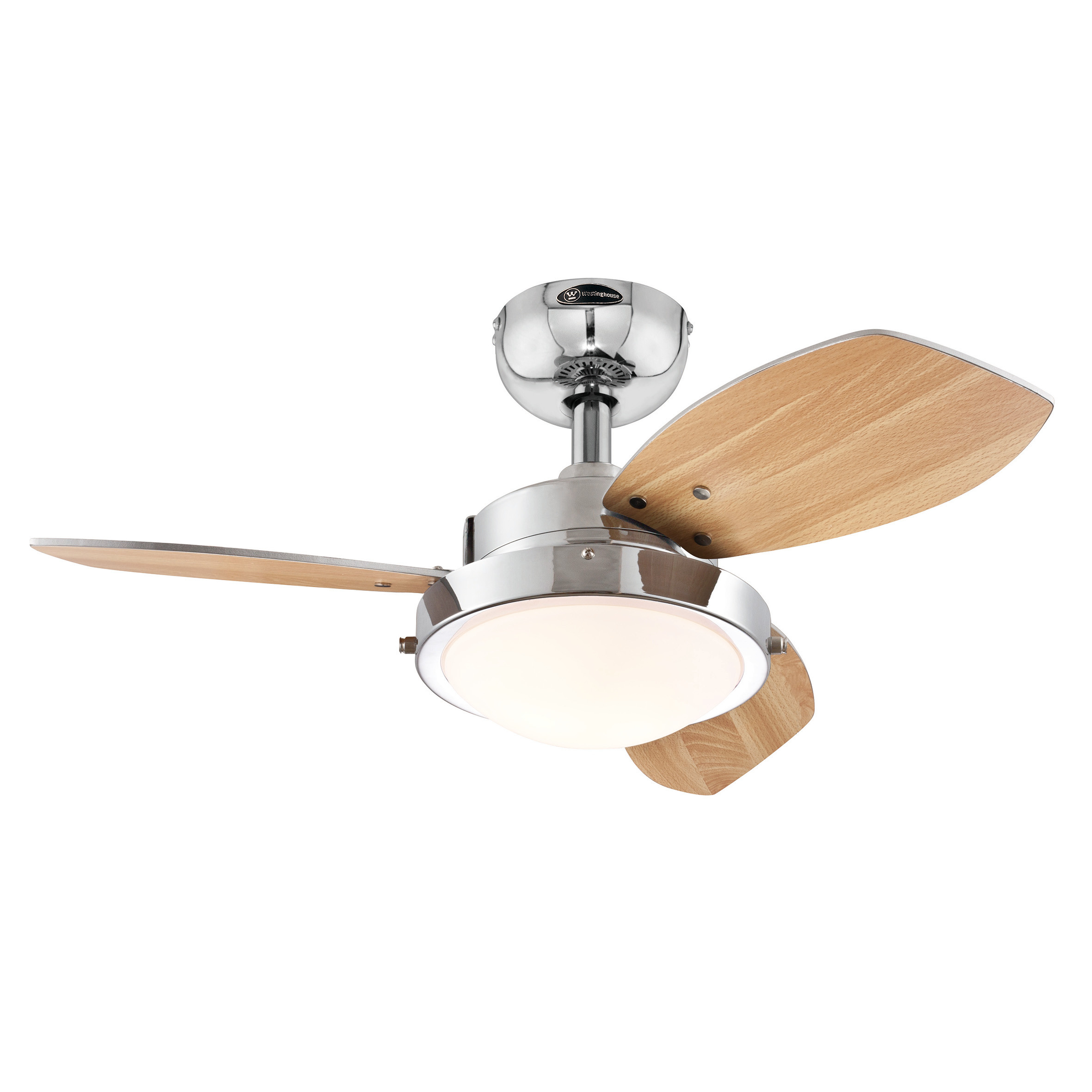 Deckenventilator mit drei Holzblättern und Chrom-Finish, vor weißem Hintergrund.