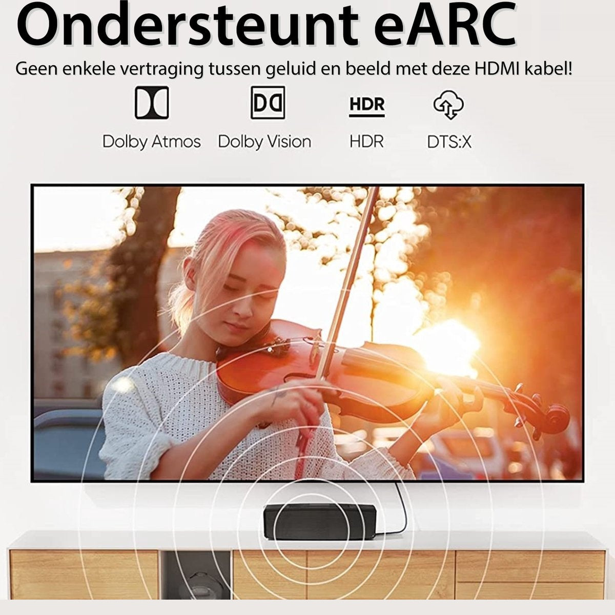 Een vrouw speelt viool op een tv-scherm. Een soundbar staat op een houten kast. De afbeelding adverteert een eARC HDMI-kabel.