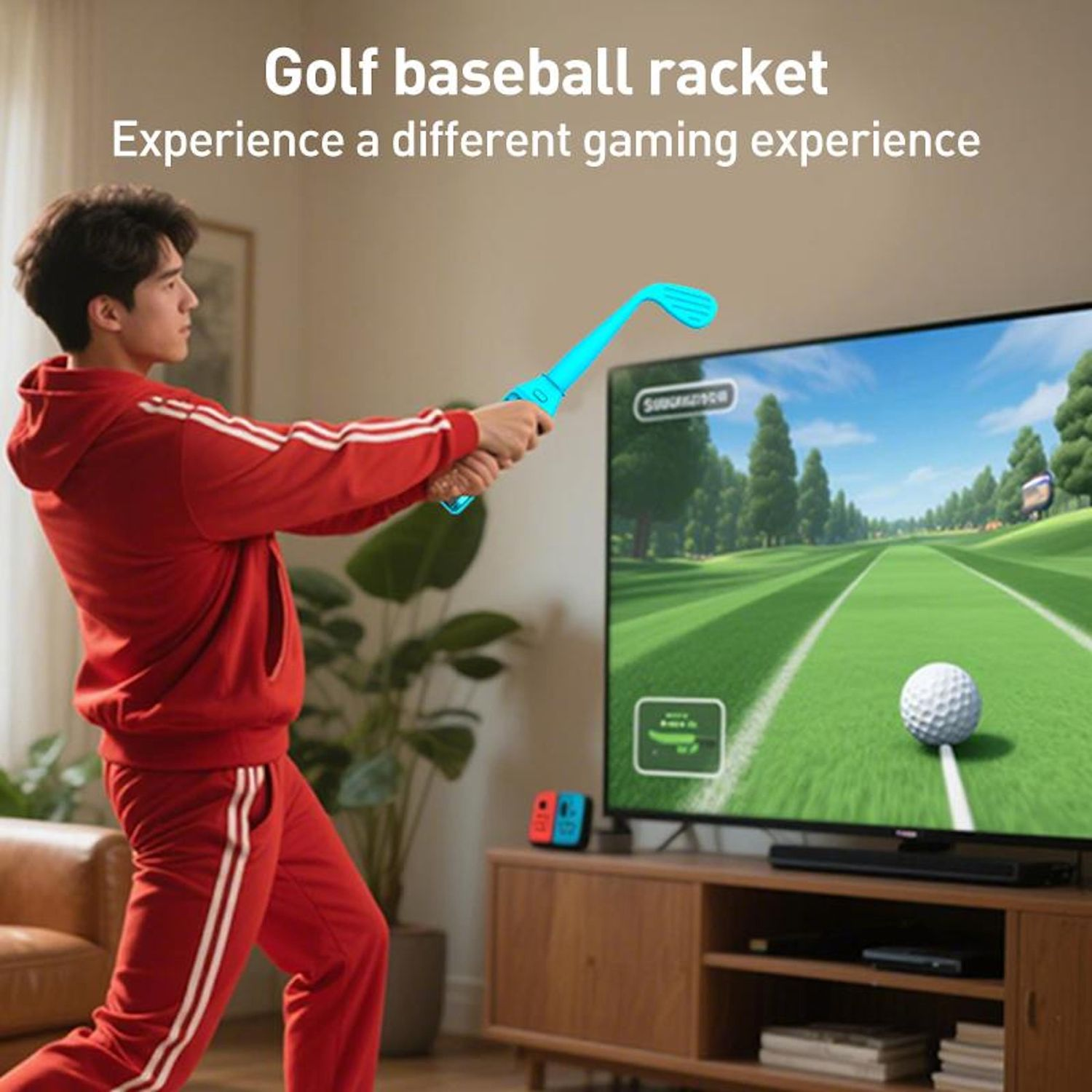 Un hombre con chándal rojo sostiene un palo de golf azul frente a un televisor que muestra un juego de golf. Una pelota de golf blanca está en el green.