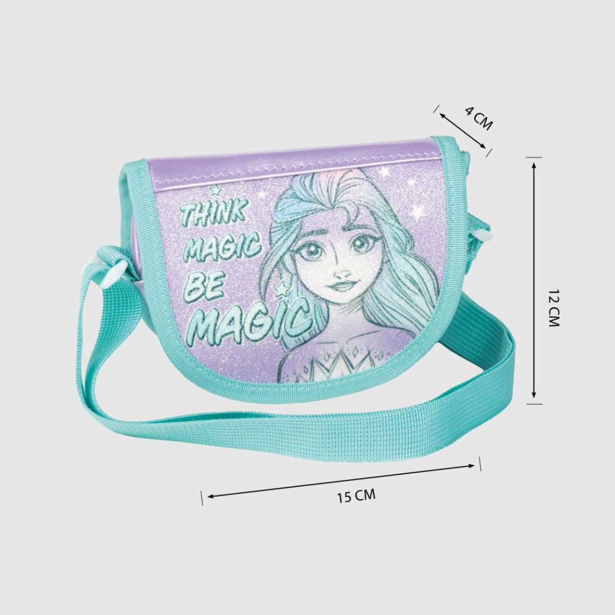 Un bolso pequeño con un dibujo de Elsa, el texto "Think Magic Be Magic" y una correa azul. Mide 15x12x4 cm.