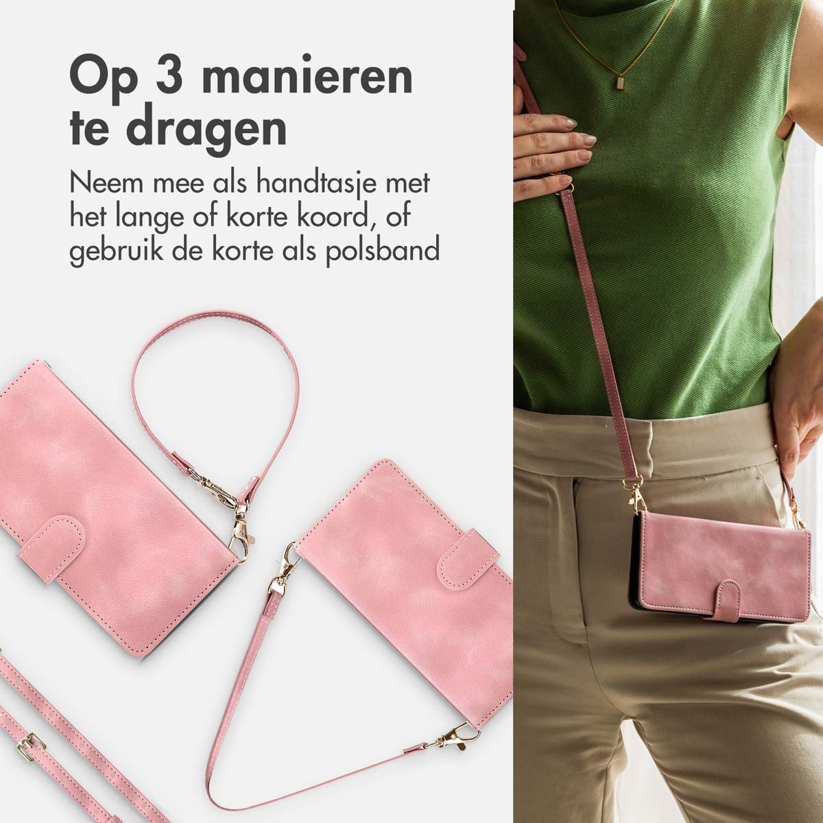 Coque de téléphone rose avec une sangle, portée en bandoulière. Texte en néerlandais expliquant les options de transport. Une femme porte la coque.
