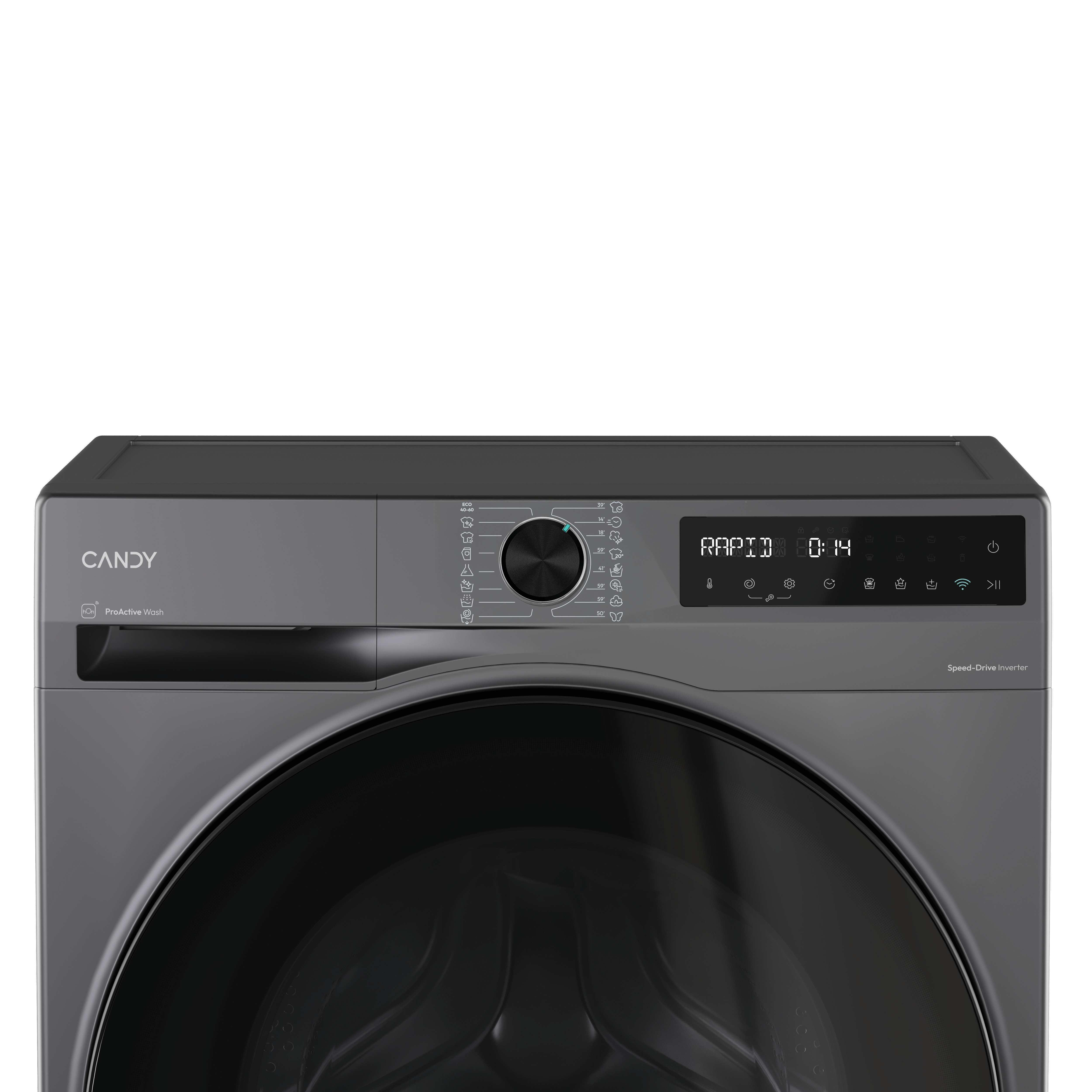 Una lavadora gris Candy. Tiene un panel de control con una pantalla que muestra 'RAPID 0:14'. La puerta es negra.