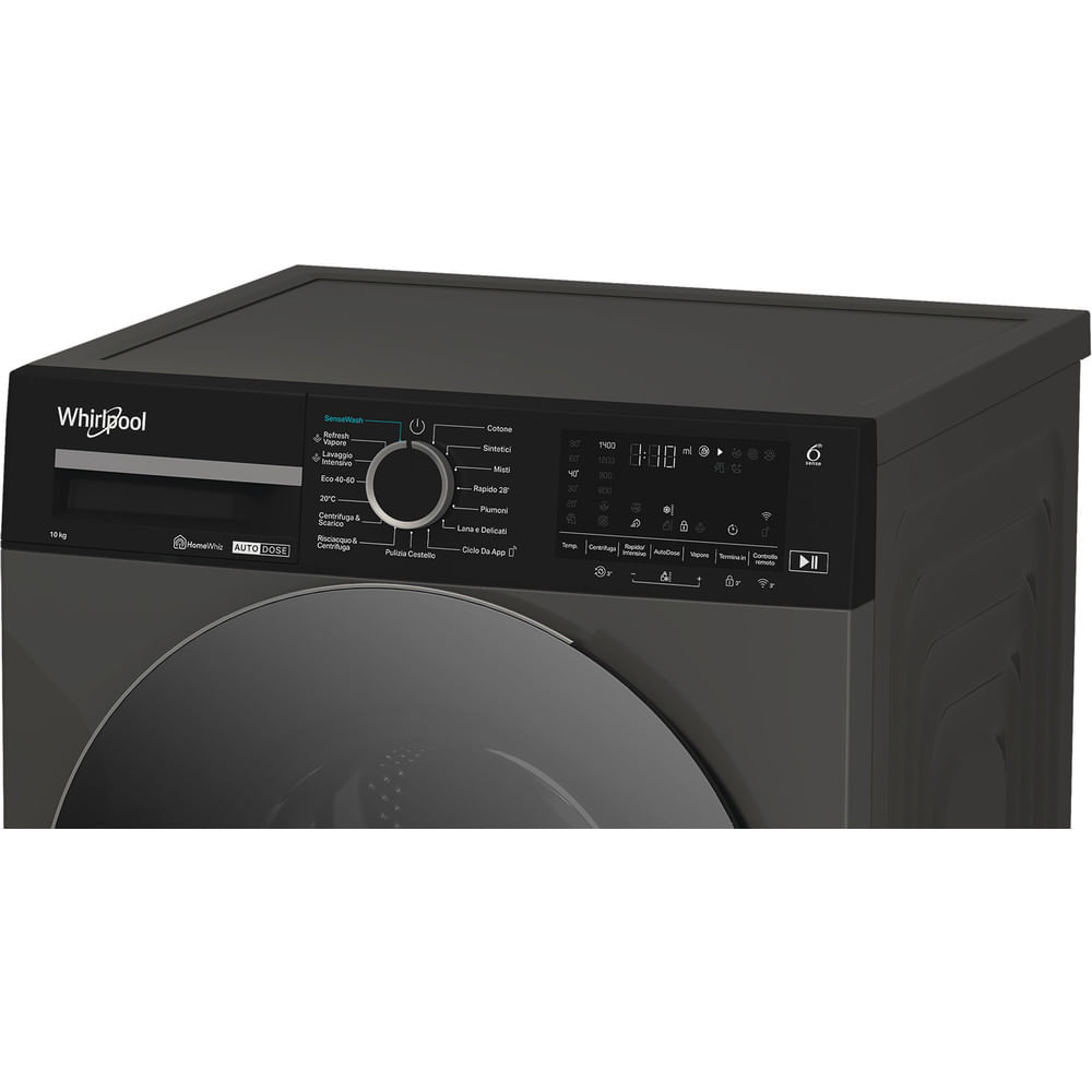 Una lavatrice Whirlpool grigio scuro con pannello comandi nero. I pulsanti includono cicli di lavaggio, temperatura e un display digitale.