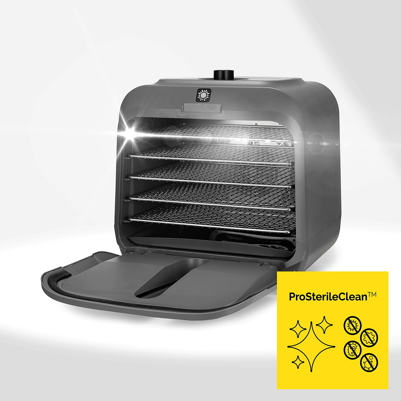 Szary sterylizator do żywności z otwartymi drzwiami, metalowymi półkami i żółtym logo ProSterileClean z ikonami. Efekt jasnego światła.