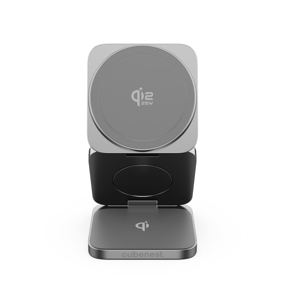 Ein silbernes und schwarzes kabelloses Ladegerät von Cubenest. Es hat ein rundes Ladepad mit Qi-Logo und 25W.