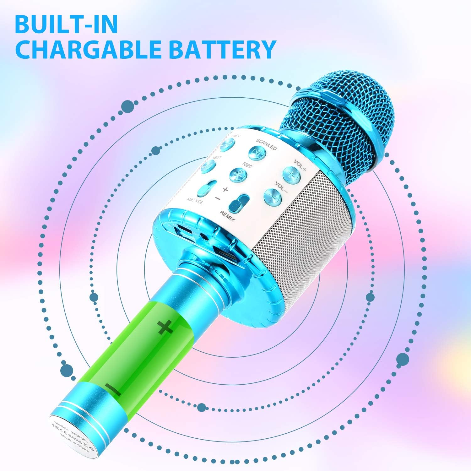 Ein blaues und silbernes Karaoke-Mikrofon mit Steuertasten, einer grünen Batteriestandsanzeige und dem Text 'BUILT-IN CHARGABLE BATTERY'.