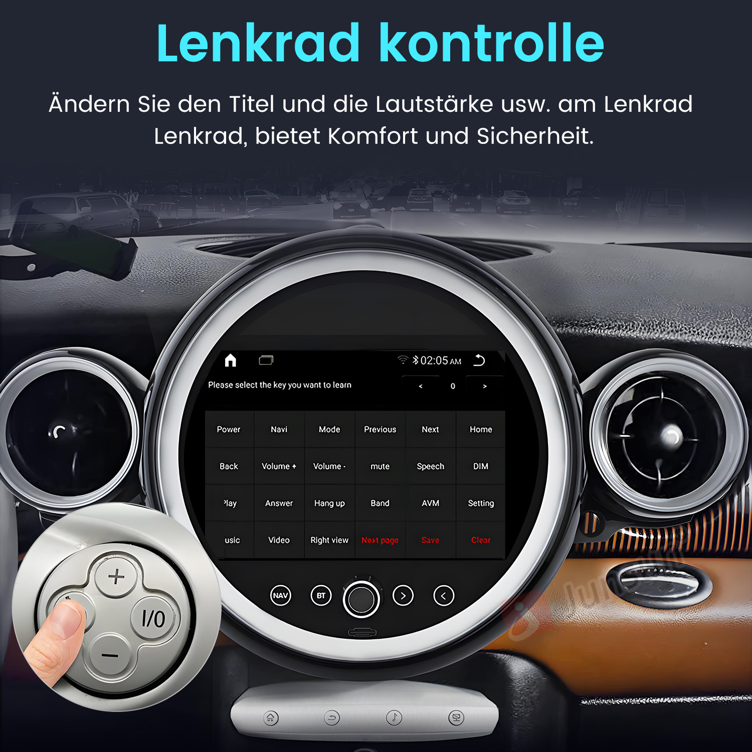 Auto-Innenausstattung. Eine Hand drückt einen Knopf. Der Bildschirm zeigt Optionen wie Power, Navi, Mode und Volume an.