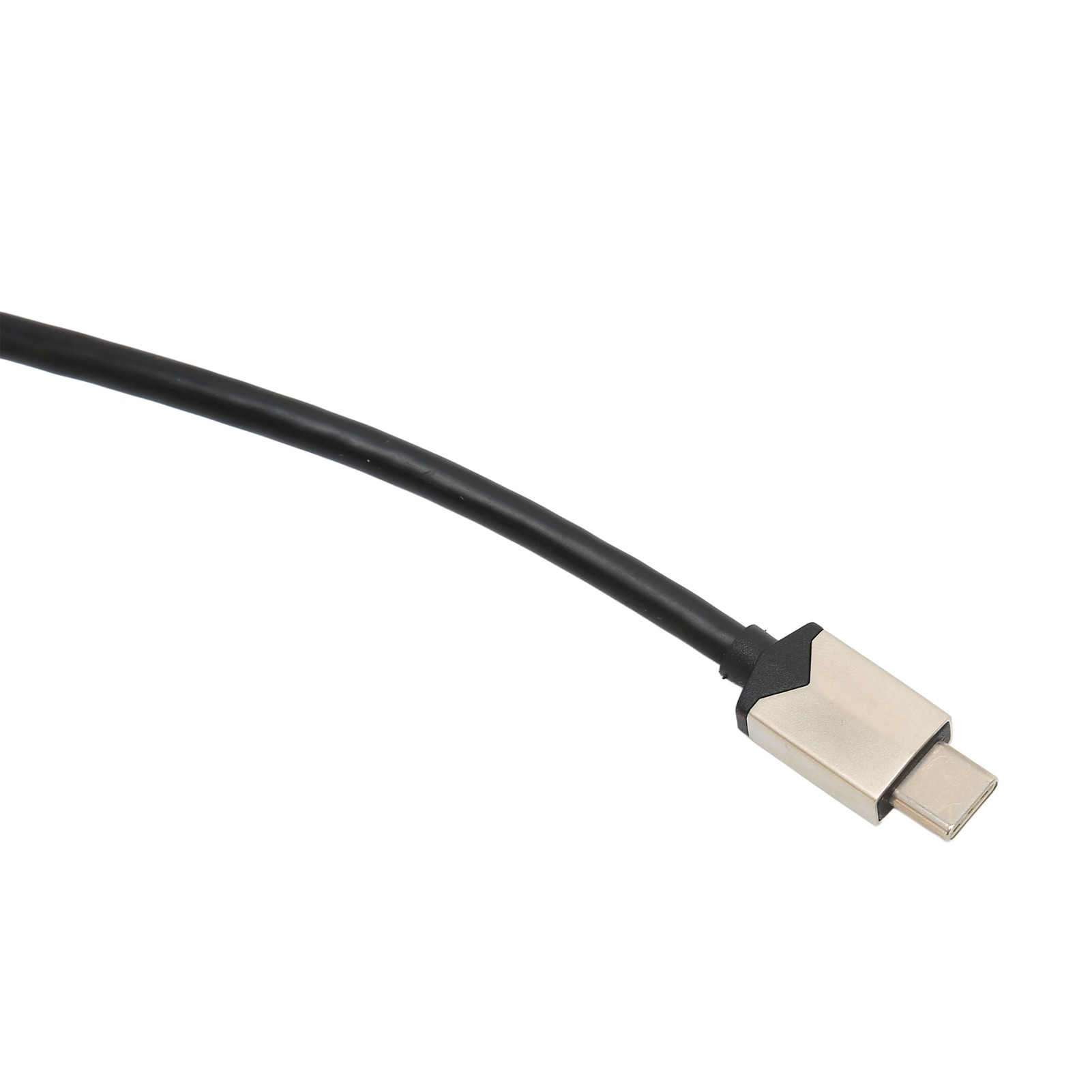 Ein schwarzes USB-C-Kabel mit einem silberfarbenen Stecker auf weißem Hintergrund. Das Kabel verläuft von links oben nach rechts.