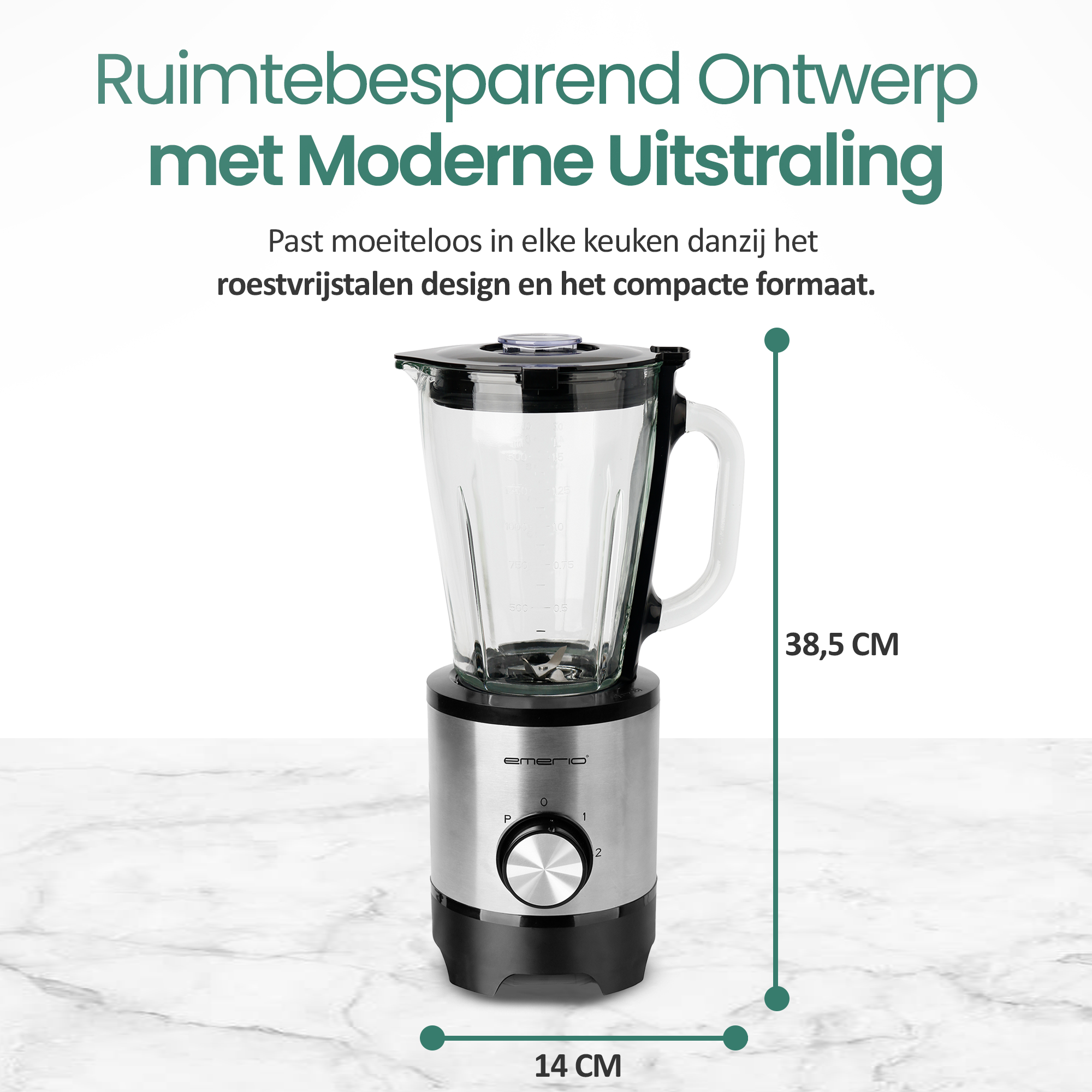 Een zilverkleurige blender met een glazen kan en een zwart deksel. De afmetingen zijn 14 cm x 38,5 cm.