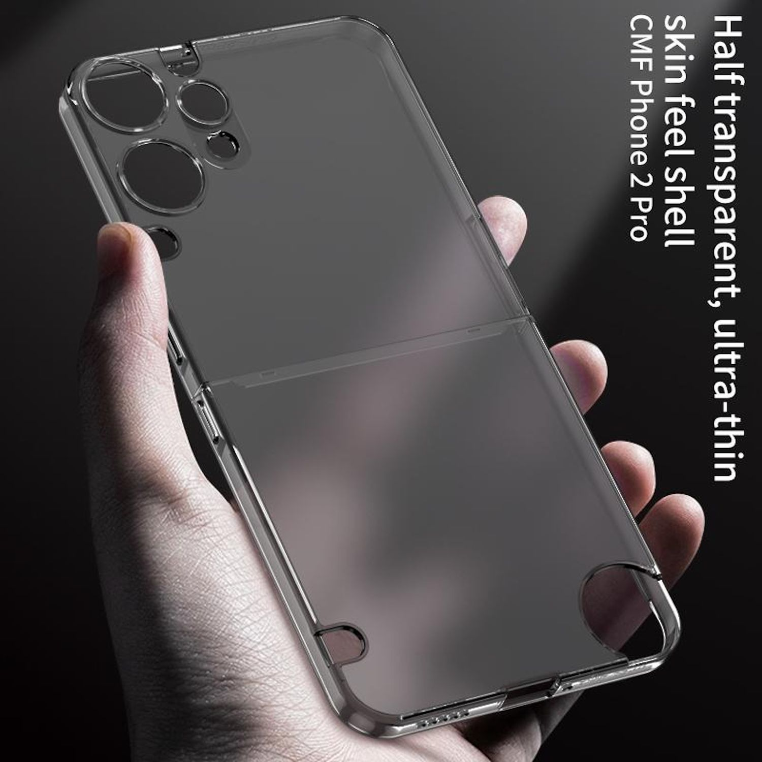 Eine Hand hält eine halbtransparente Handyhülle. Sie ist dunkelgrau, dünn und für das CMF Phone 2 Pro konzipiert.