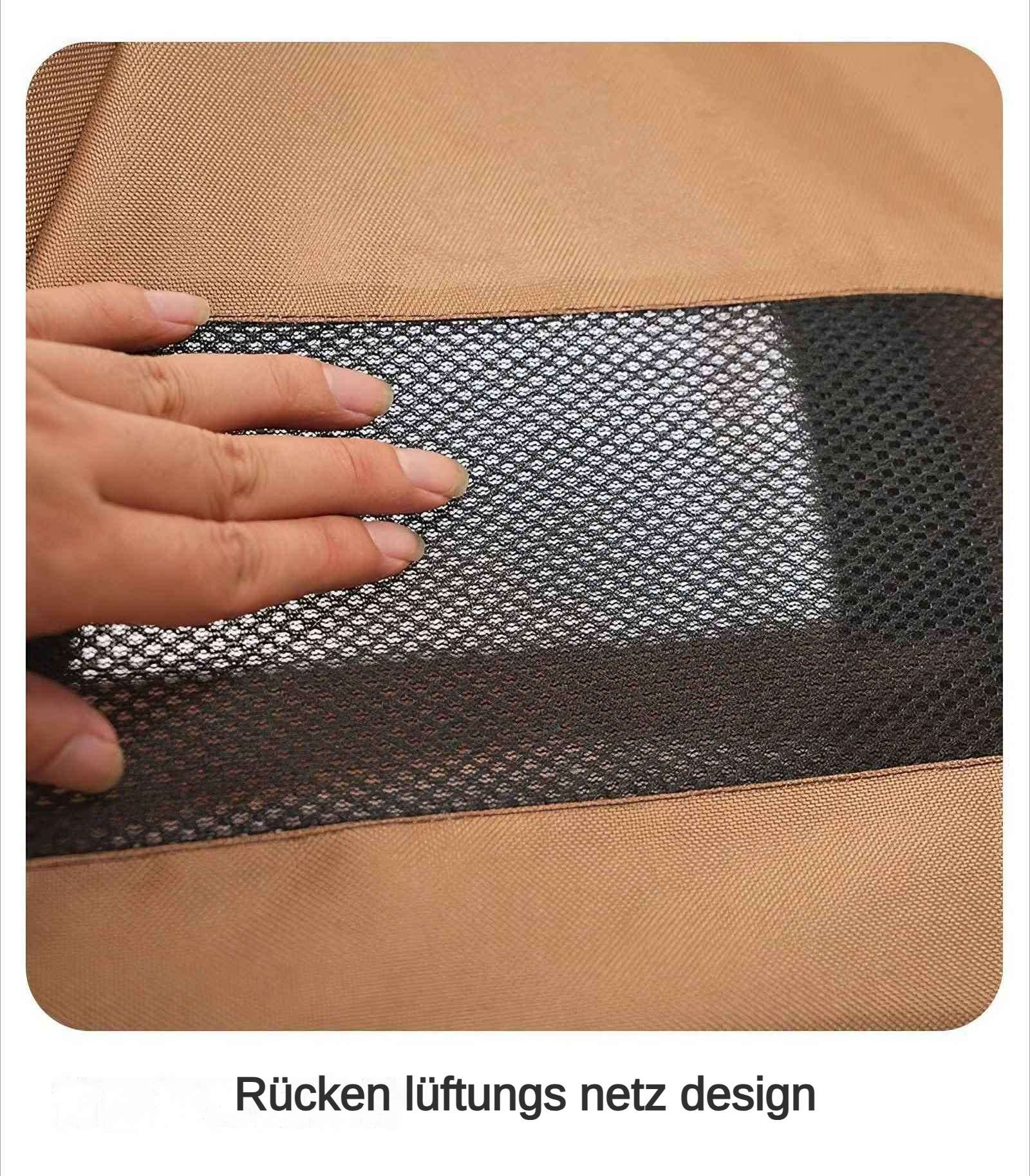 Eine Hand berührt ein schwarzes Netzgewebe vor braunem Material. Das Bild hebt die Textur und das Design hervor.