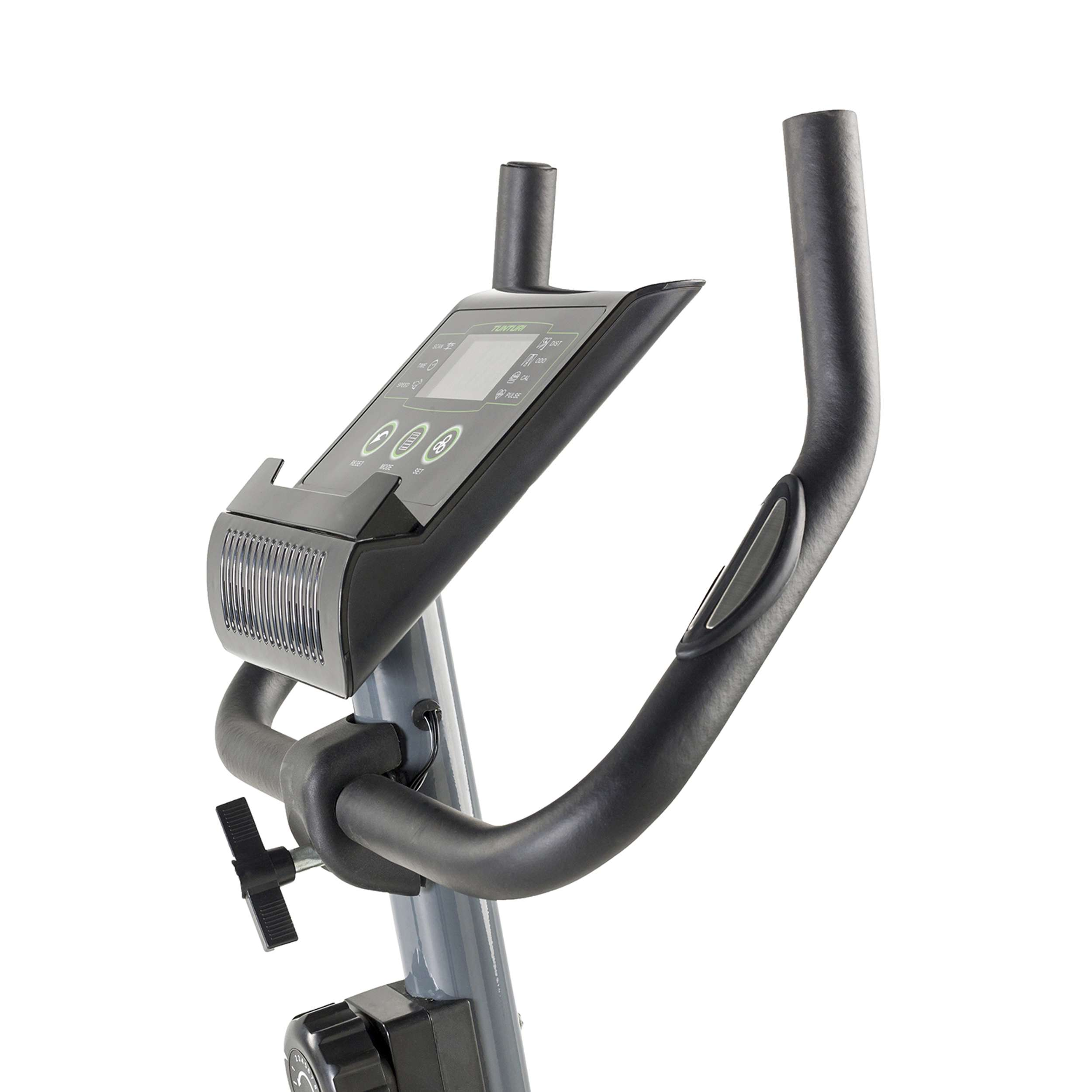 Close-up van de console en het stuur van een hometrainer. Display toont trainingsgegevens. Zwart en grijs domineren.