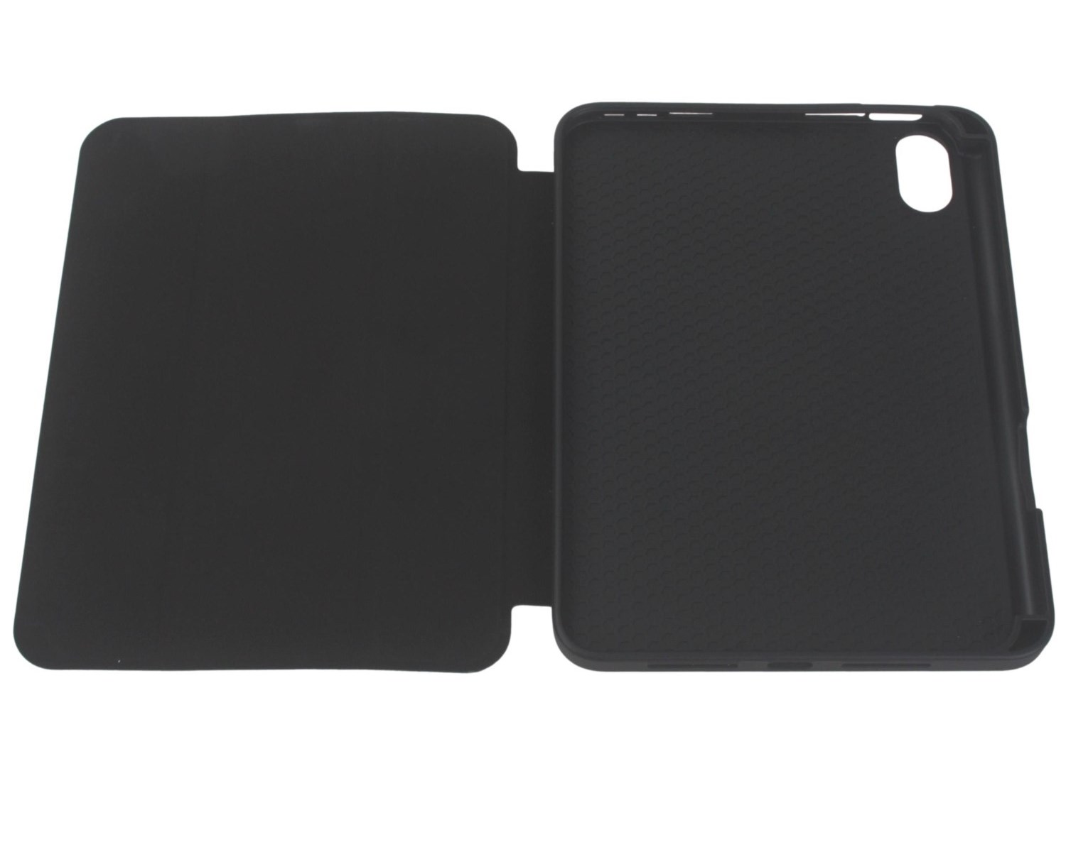 Eine schwarze Tablet-Hülle, offen. Die linke Seite ist die Abdeckung, die rechte Seite hält das Tablet. Weißer Hintergrund.