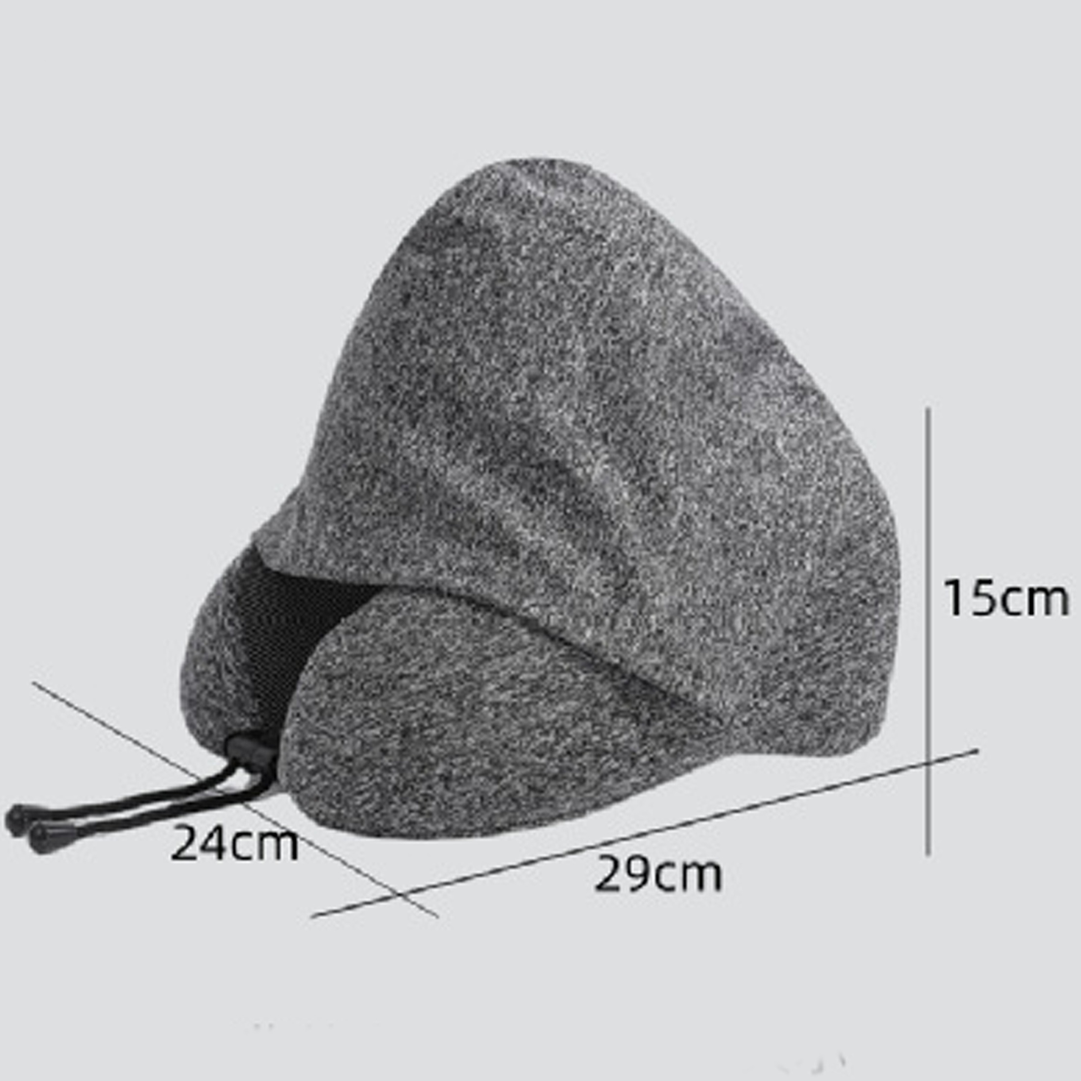 Ein graues Reise-Nackenkissen mit den Maßen: 29 cm breit, 24 cm Öffnung und 15 cm hoch. Es hat einen Kordelzug.