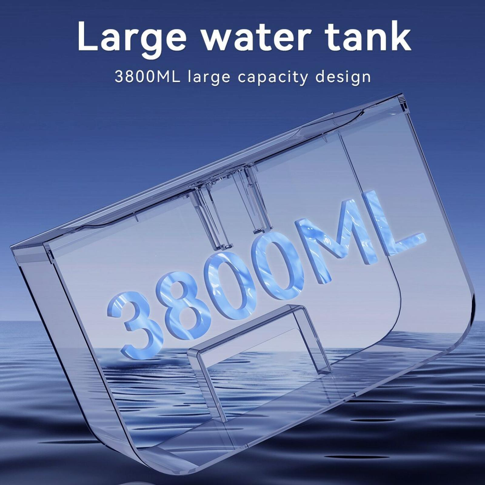 Ein klarer Wassertank mit dem Text "3800ML" auf einem wellenförmigen blauen Hintergrund. Text oben lautet "Großer Wassertank".