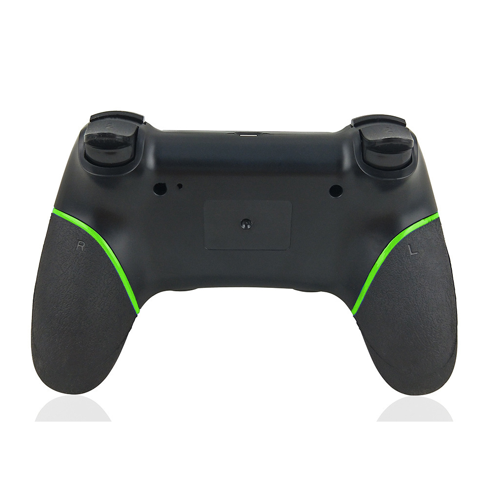 Schwarzer Gamecontroller mit grünen Akzenten. Zwei Joysticks, Griffbereiche und ein zentraler Knopf. Weißer Hintergrund.