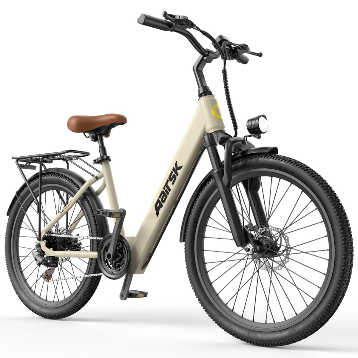 Ein Elektrofahrrad mit cremefarbenem Rahmen, schwarzen Reifen und Komponenten, braunem Sitz und Scheinwerfer. Der Hintergrund ist weiß.