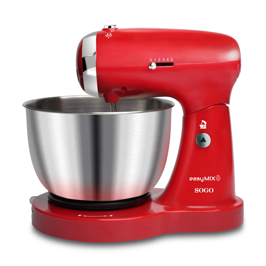 Una batidora de pie SOGO Easy Mix roja con un cuenco de acero inoxidable sobre fondo blanco.