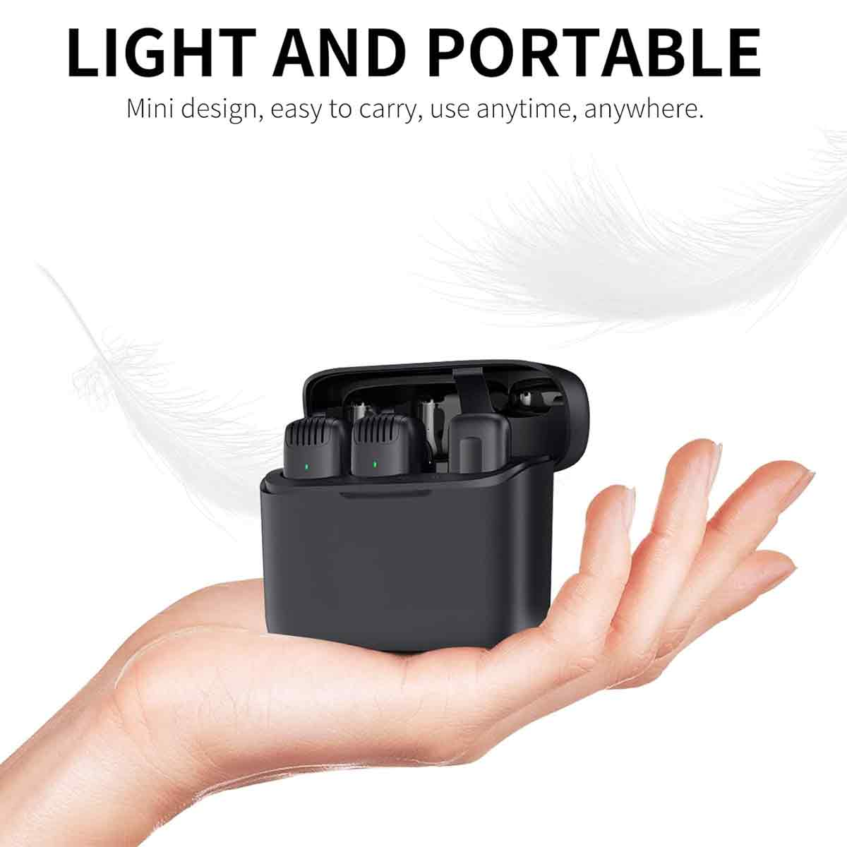 Eine Hand hält ein schwarzes tragbares Gerät. Der Text oben lautet 'LIGHT AND PORTABLE'. Das Gerät enthält 3 kleine Mikrofone.