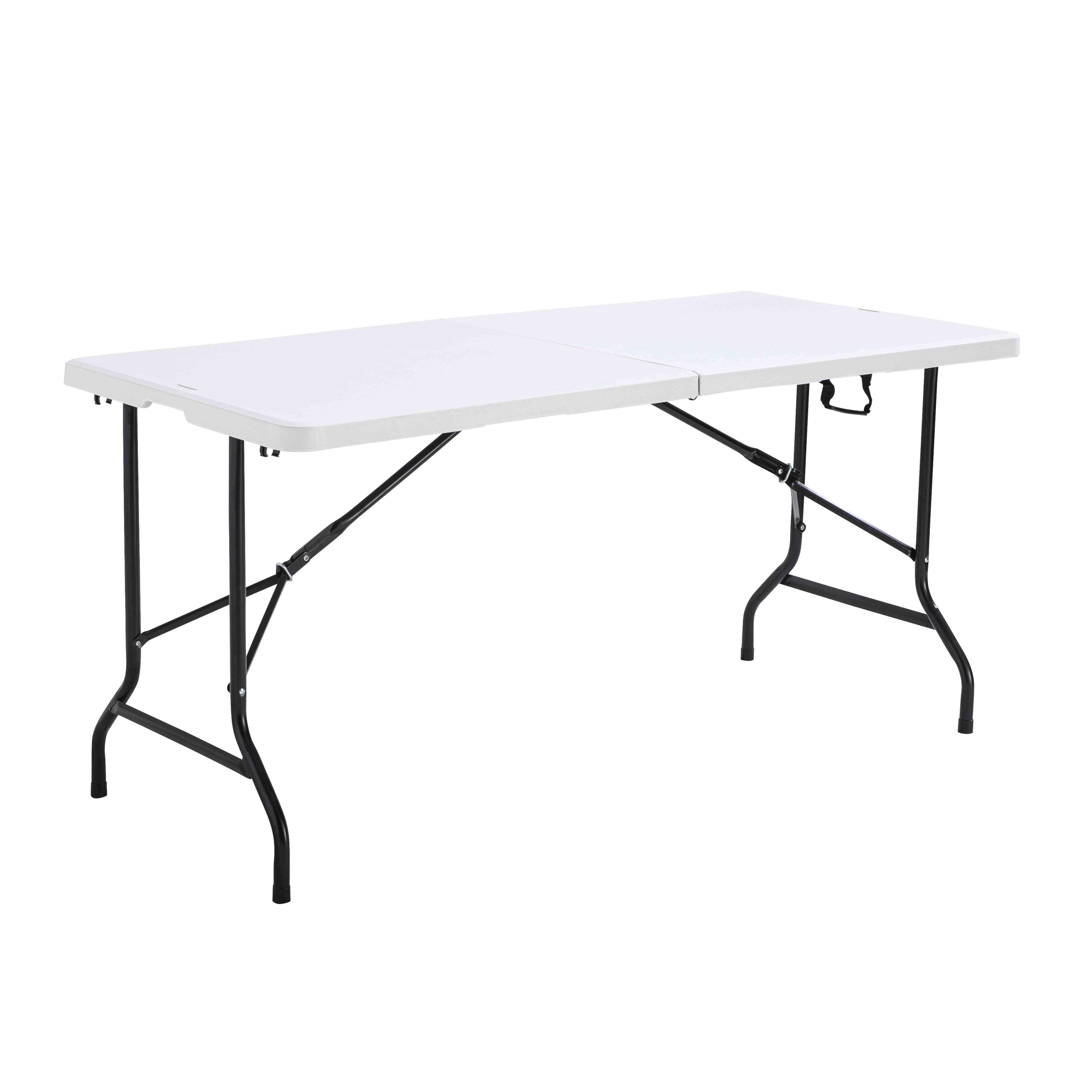 Ein weißer Klapptisch mit schwarzen Beinen steht vor einem weißen Hintergrund. Der Tisch ist rechteckig.