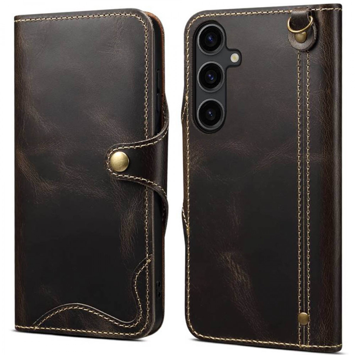 Dunkelbraune Leder-Handyhülle mit goldenen Nähten, Verschluss und drei Kameralinsen. Die Hülle ist offen und zeigt das Telefon.